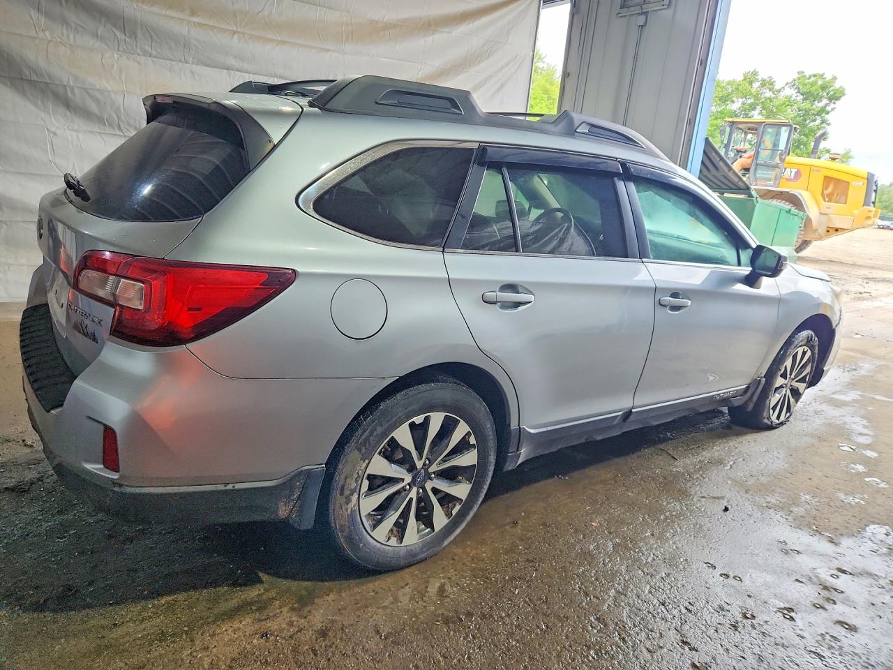 2015 Subaru Outback 2.5i Limited Silver vin: 4S4BSBLC7F3345999