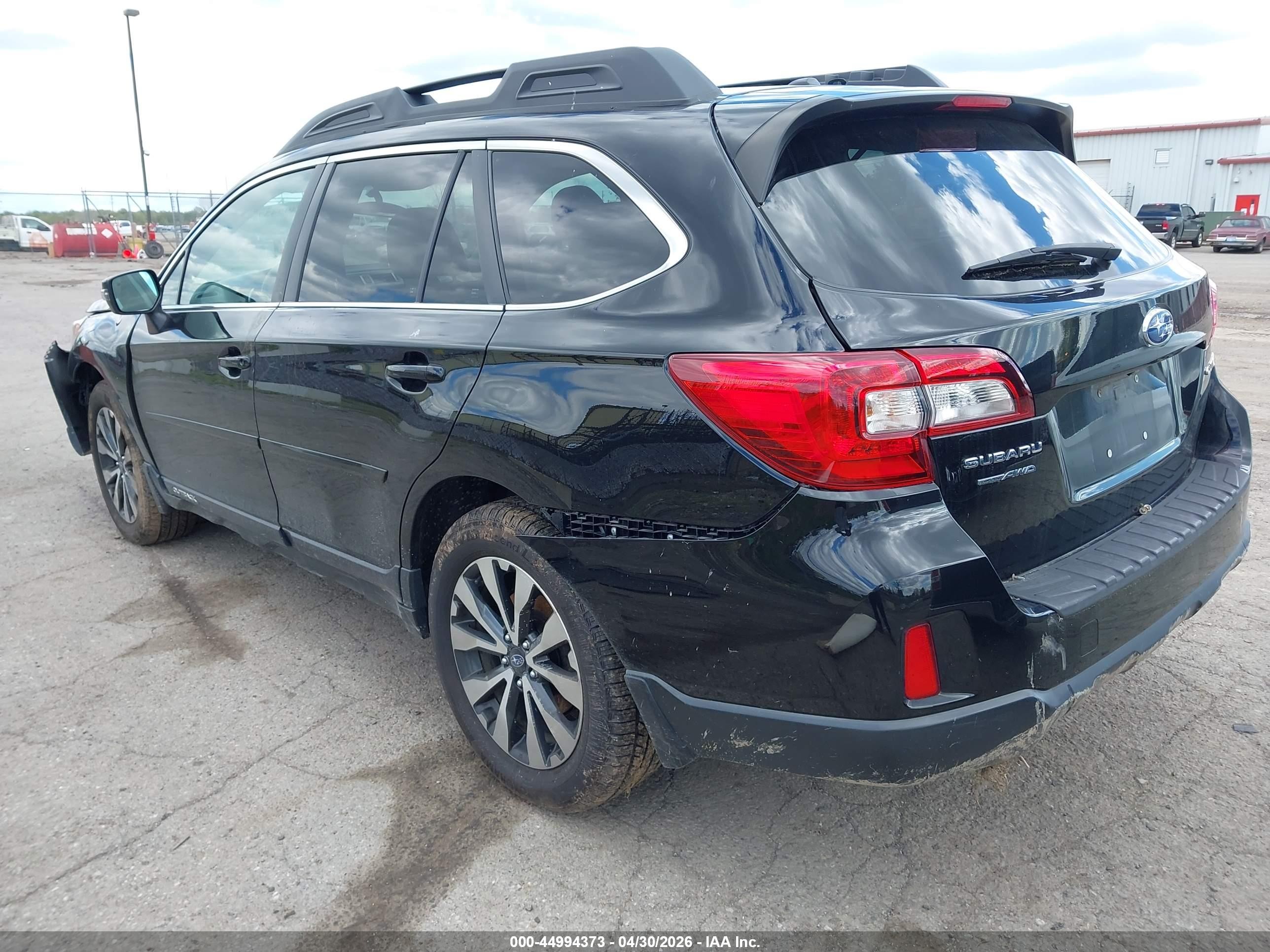 2015 Subaru Outback 2.5i Limited Черный vin: 4S4BSBLC8F3205217