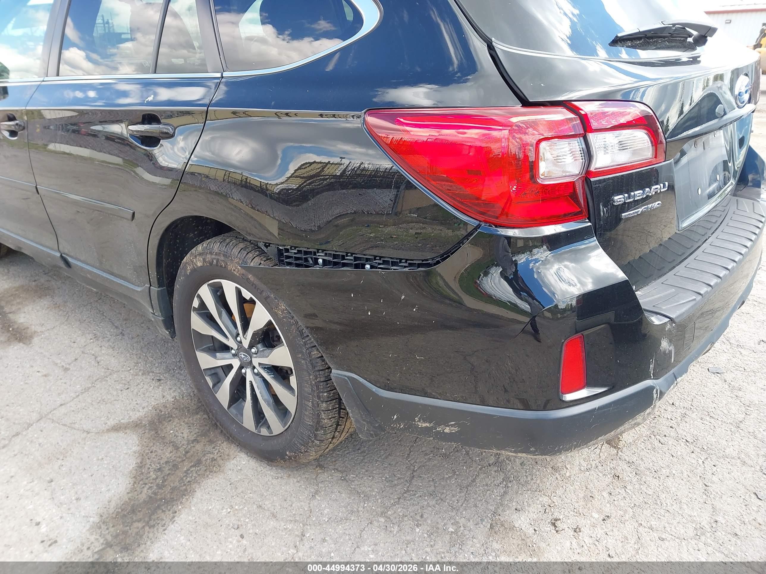 2015 Subaru Outback 2.5i Limited Черный vin: 4S4BSBLC8F3205217