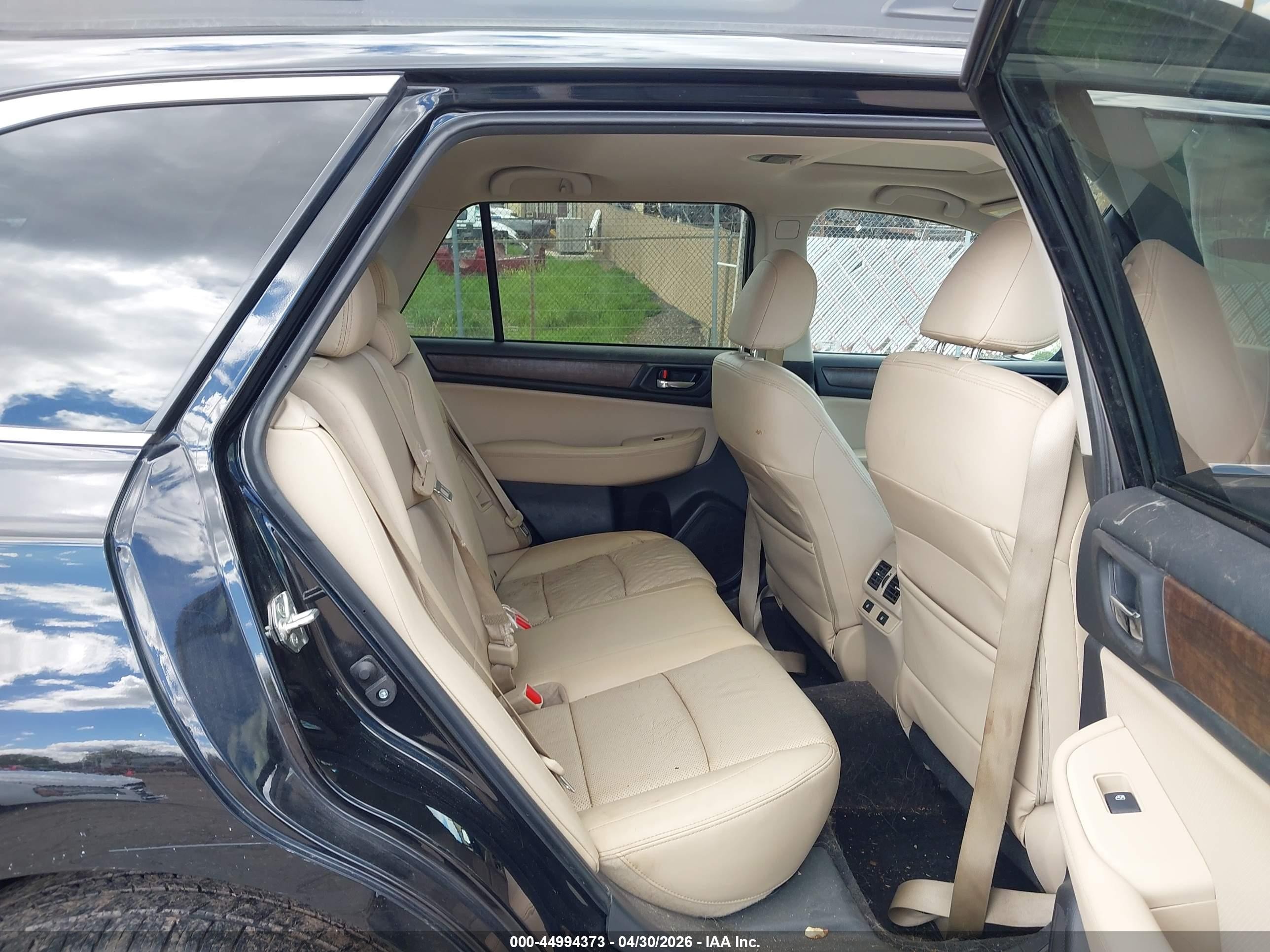2015 Subaru Outback 2.5i Limited Черный vin: 4S4BSBLC8F3205217