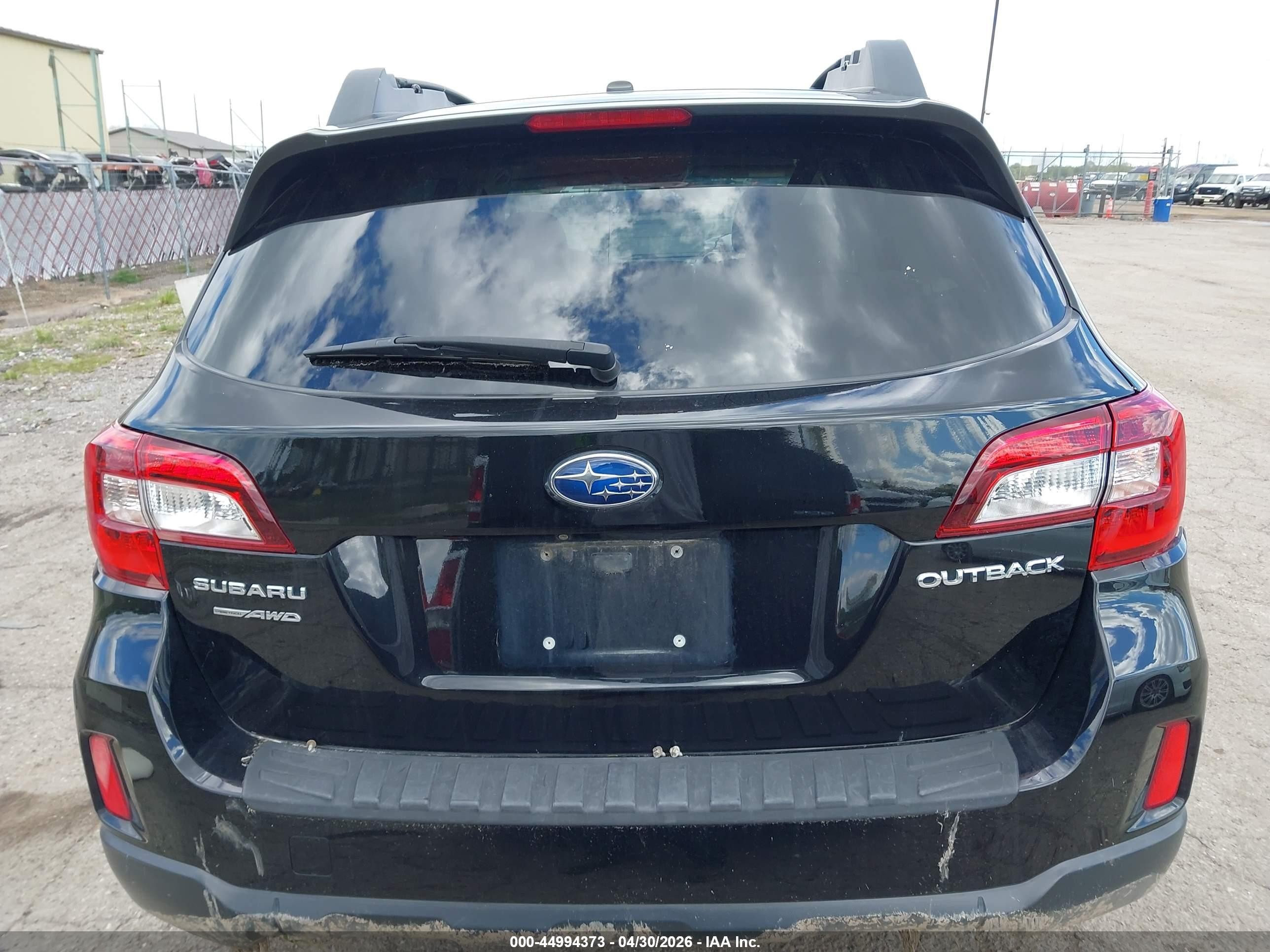 2015 Subaru Outback 2.5i Limited Черный vin: 4S4BSBLC8F3205217