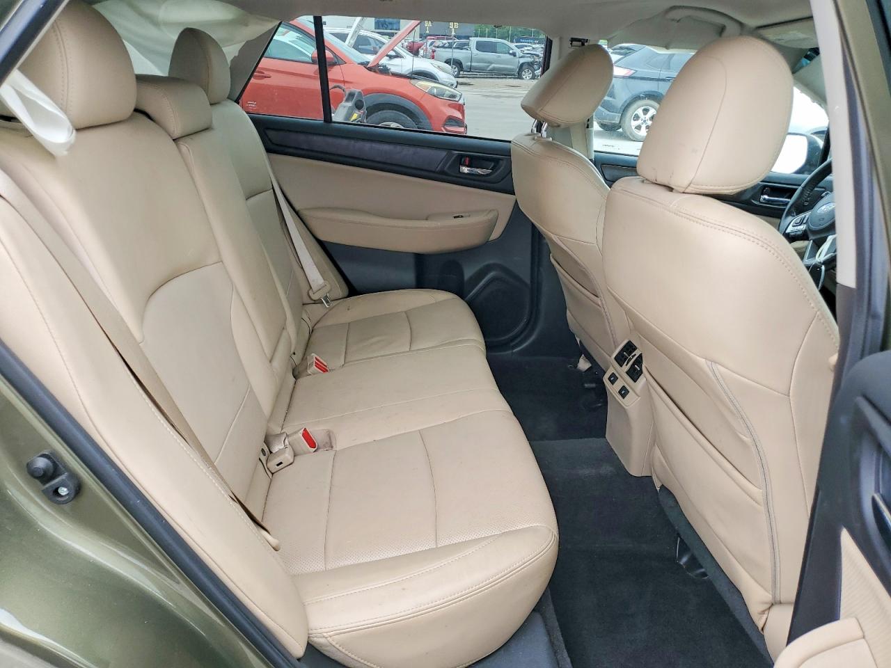 2015 Subaru Outback 2.5i Limited Tan vin: 4S4BSBLC8F3252781