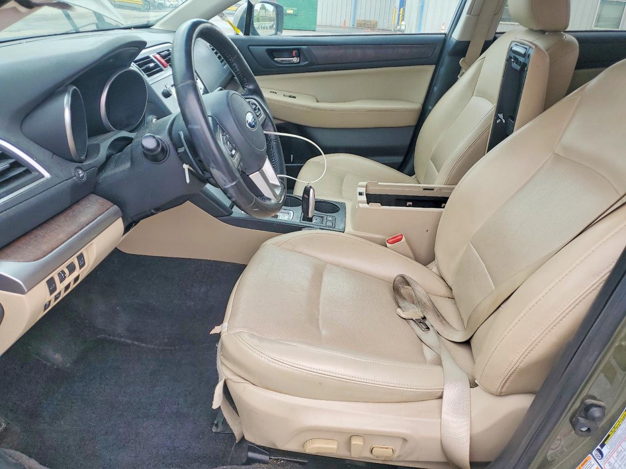 2015 Subaru Outback 2.5i Limited Tan vin: 4S4BSBLC8F3252781
