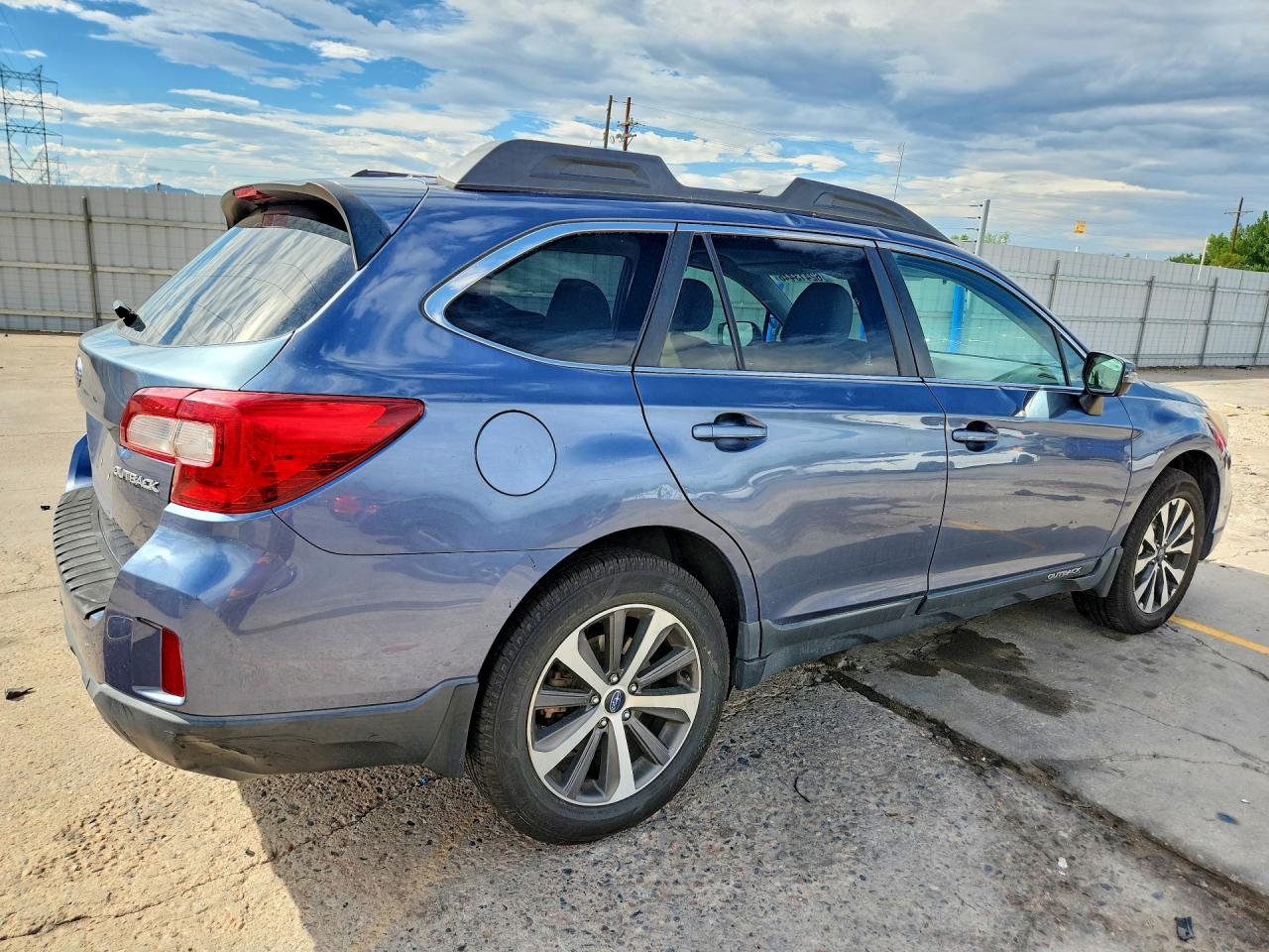 2015 Subaru Outback 2.5i Limited Blue vin: 4S4BSBLC8F3257317