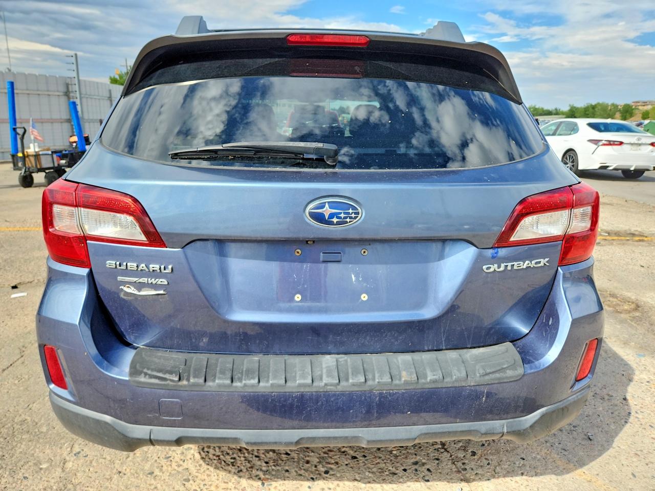 2015 Subaru Outback 2.5i Limited Blue vin: 4S4BSBLC8F3257317