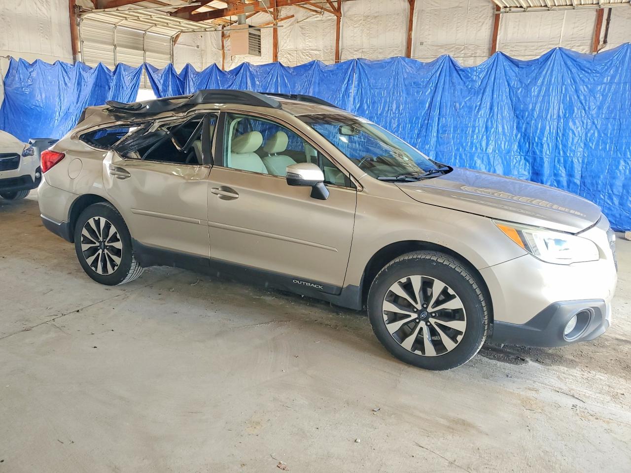 2015 Subaru Outback 2.5i Limited Gold vin: 4S4BSBLC9F3302779