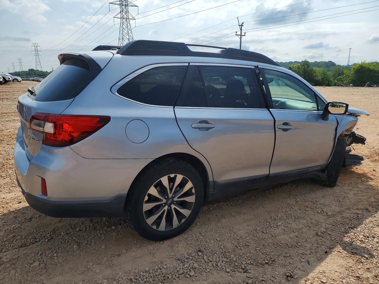 2015 Subaru Outback 2.5i Limited Silver vin: 4S4BSBLCXF3232211