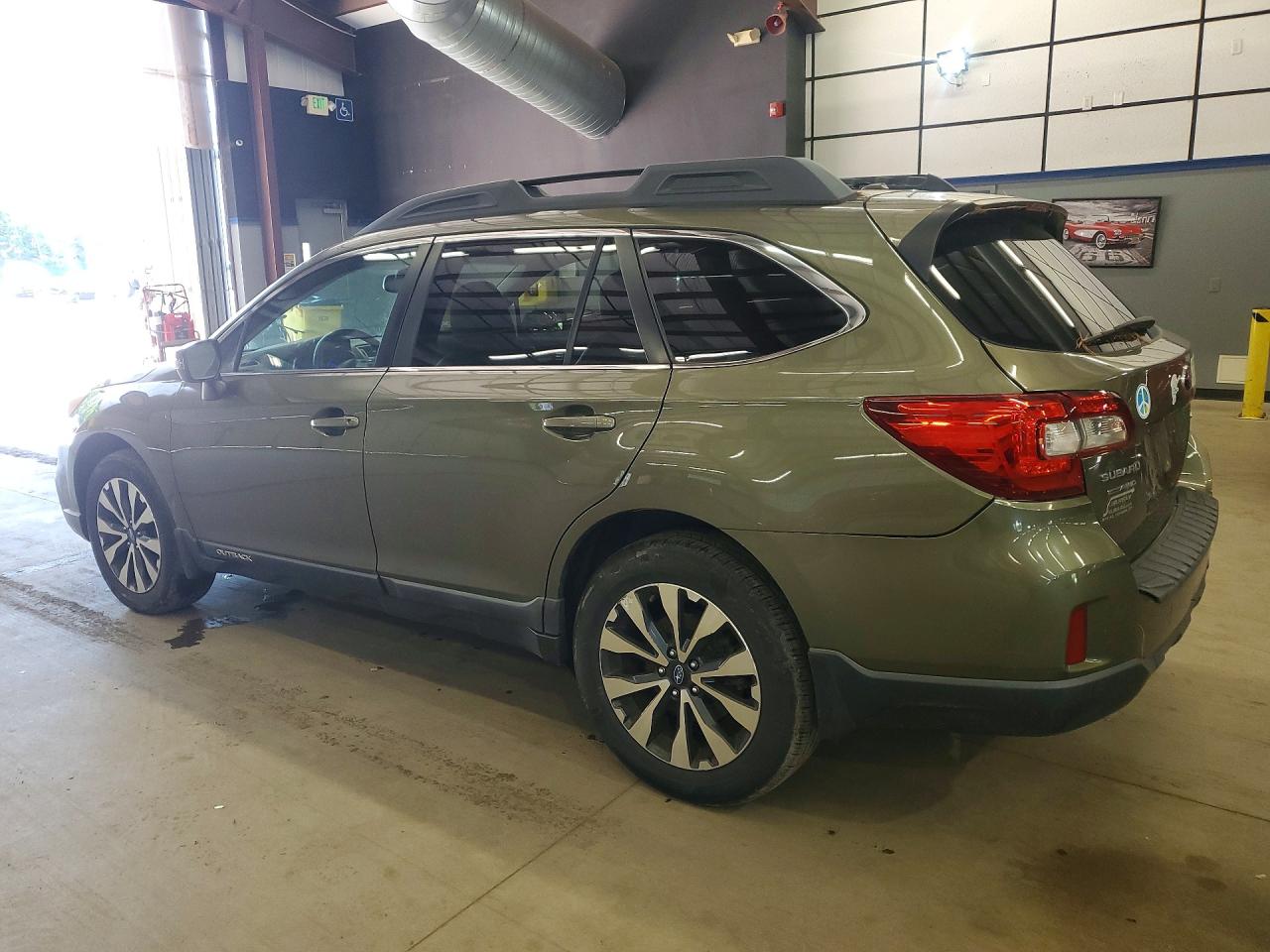 2015 Subaru Outback 2.5i Limited Green vin: 4S4BSBLCXF3254337