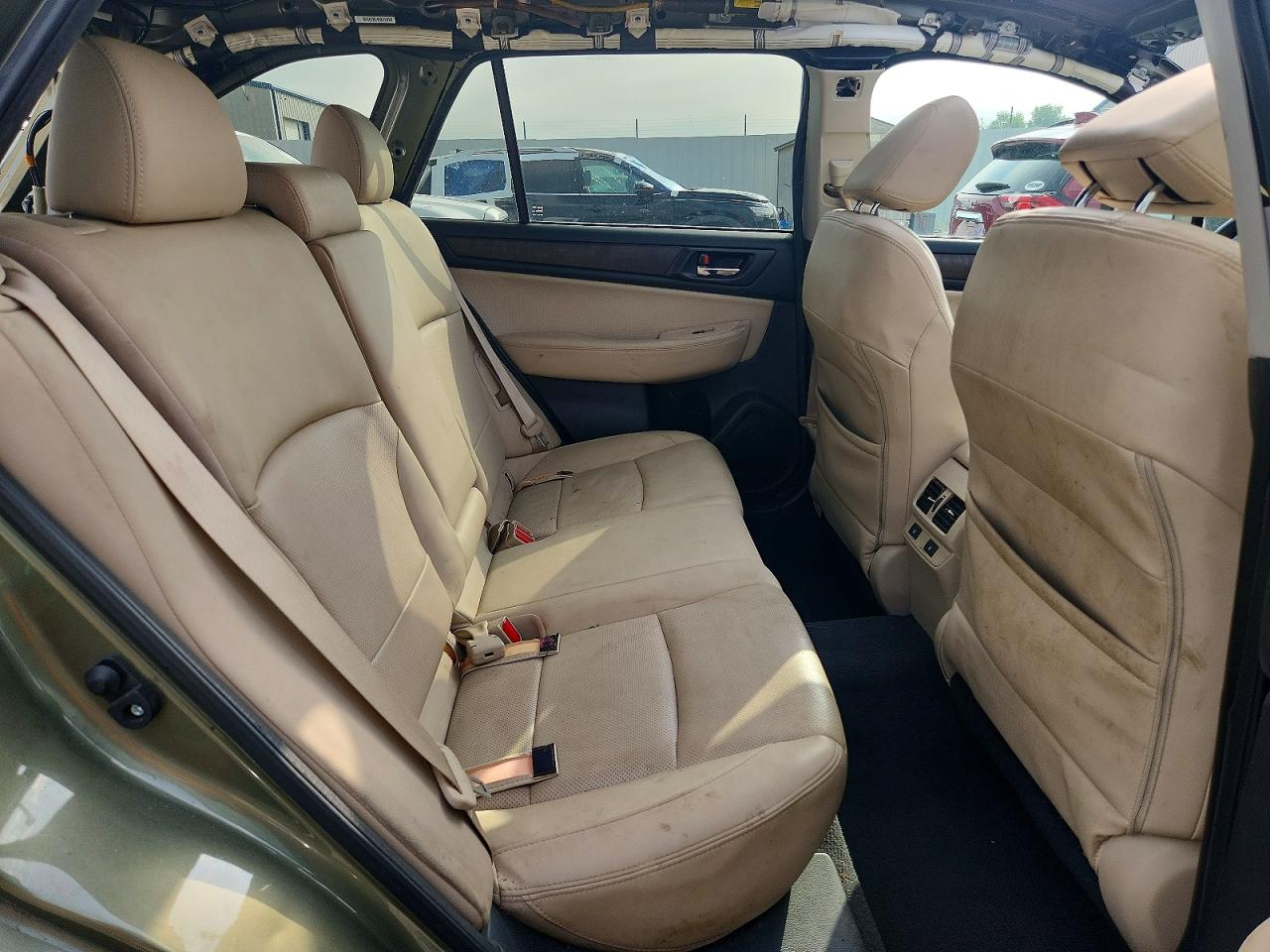 2015 Subaru Outback 2.5i Limited Tan vin: 4S4BSBLCXF3312222
