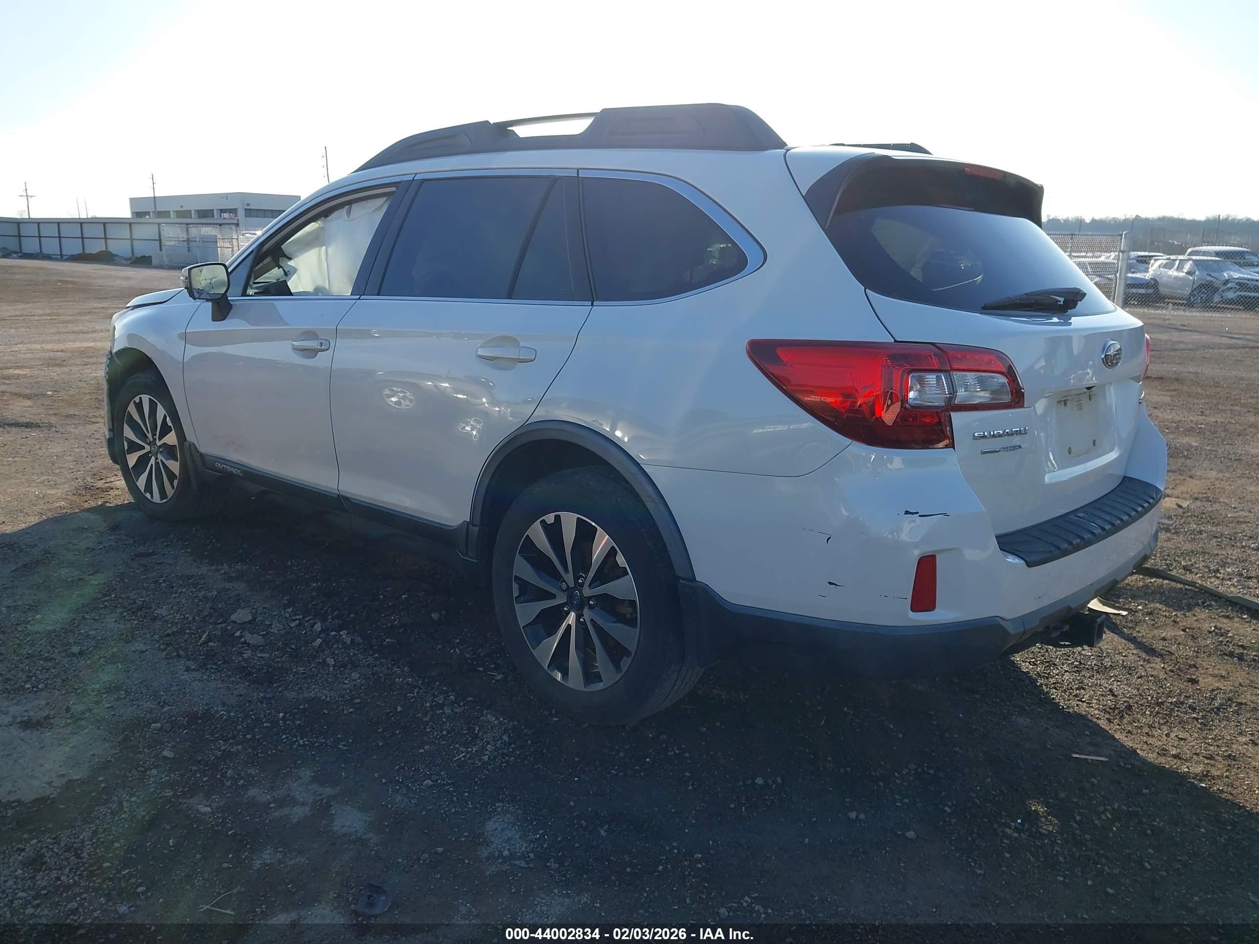 2015 Subaru Outback 2.5i Limited White vin: 4S4BSBLCXF3313855