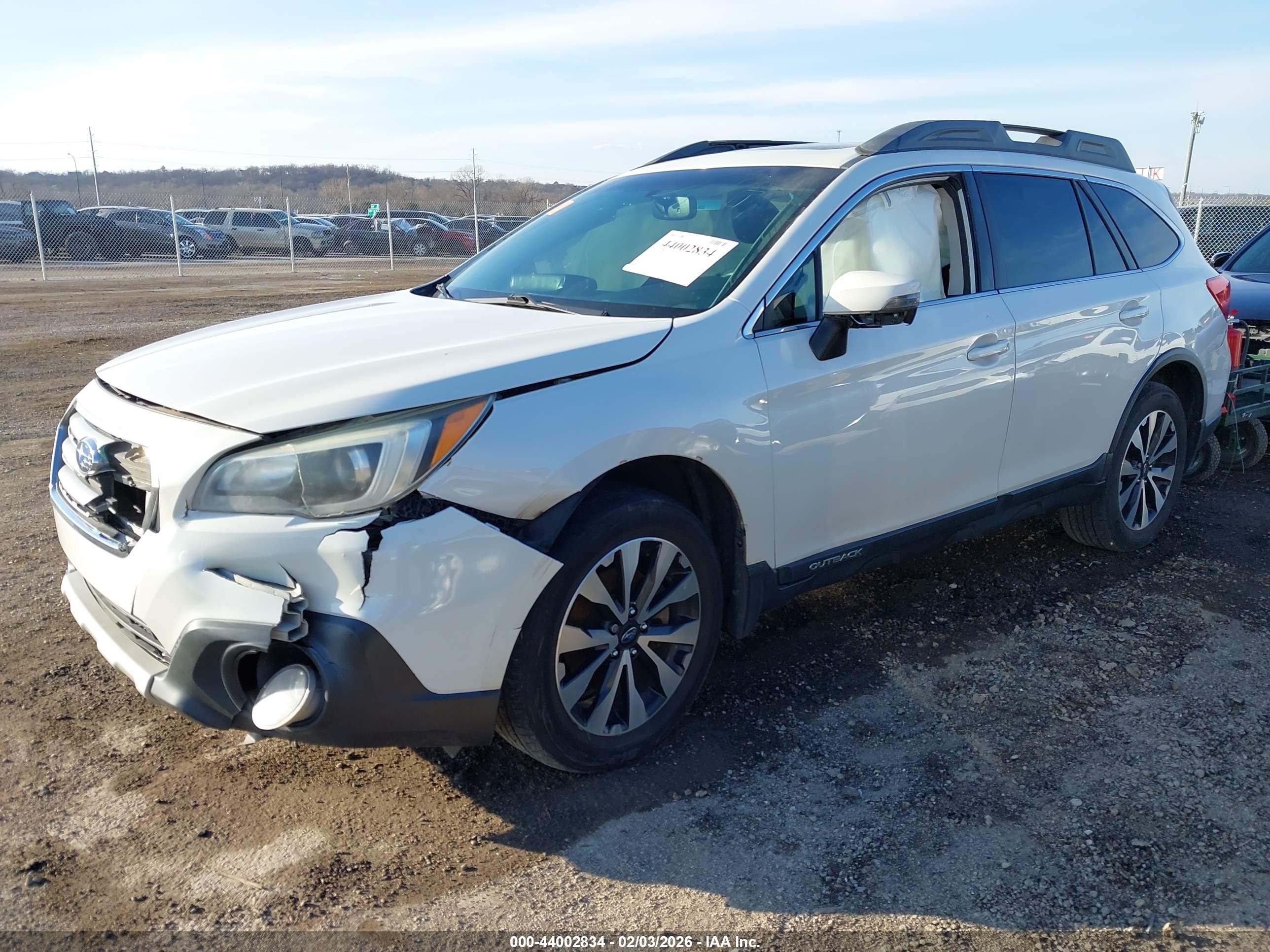 2015 Subaru Outback 2.5i Limited White vin: 4S4BSBLCXF3313855