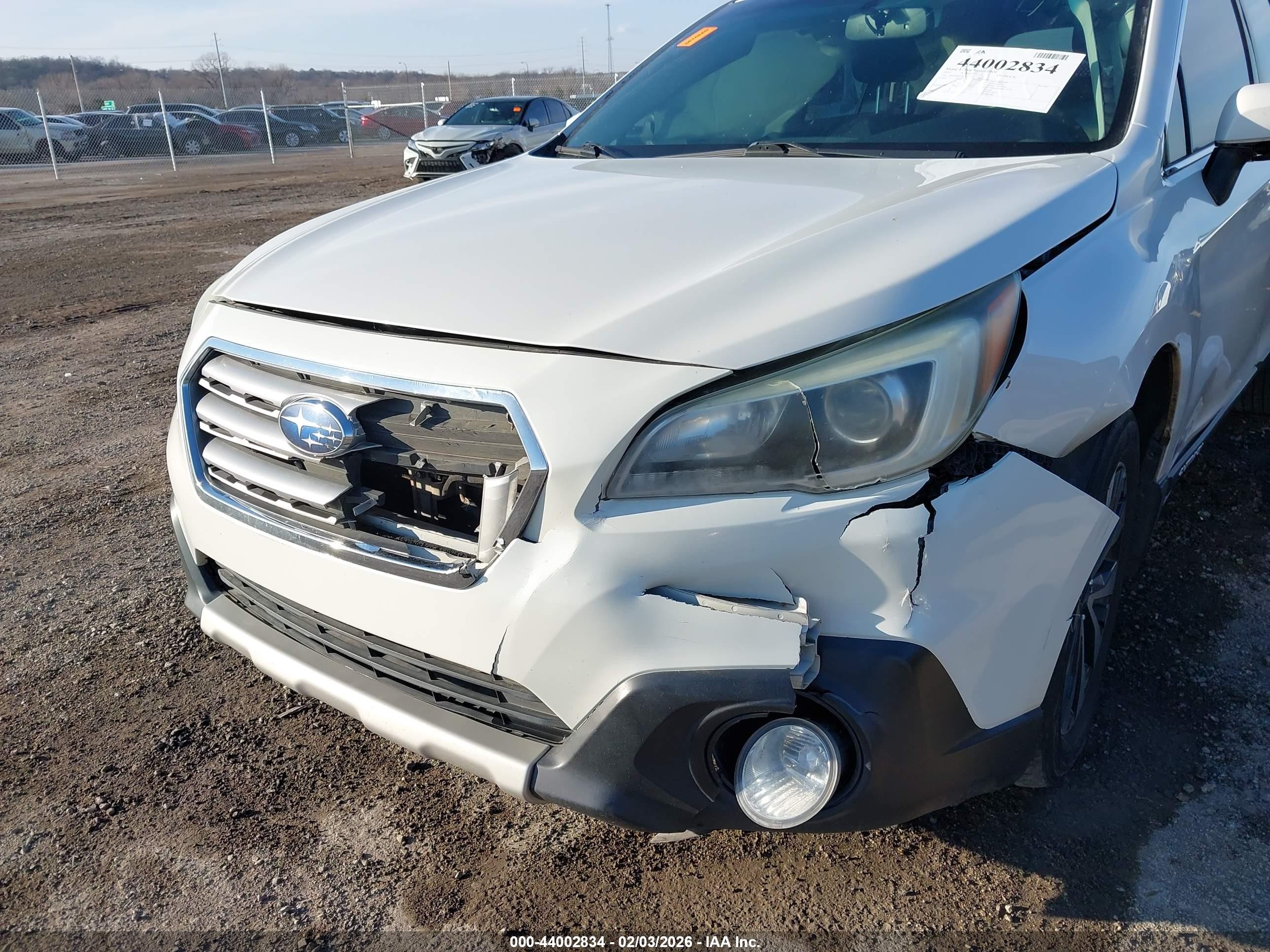 2015 Subaru Outback 2.5i Limited White vin: 4S4BSBLCXF3313855