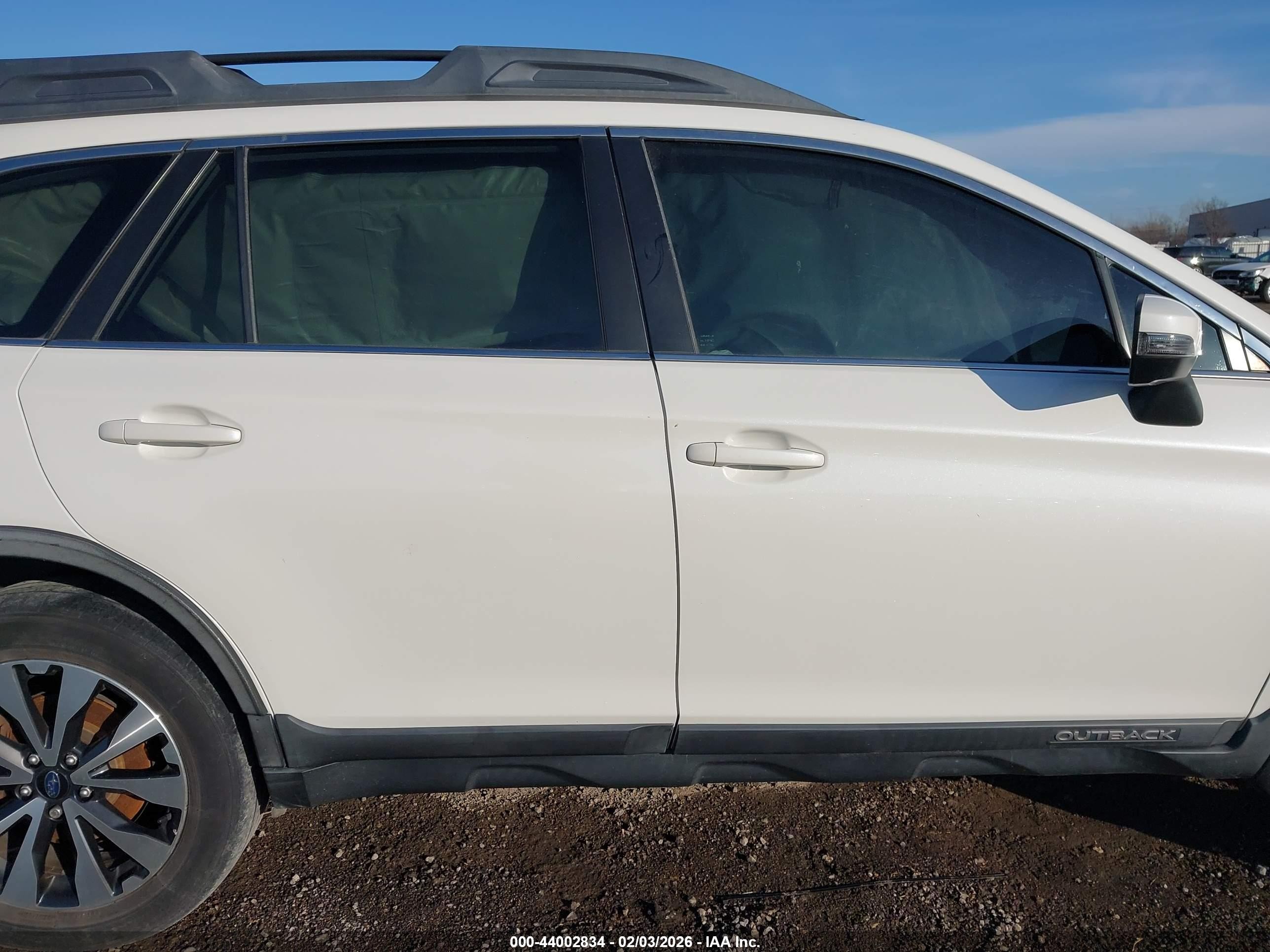 2015 Subaru Outback 2.5i Limited White vin: 4S4BSBLCXF3313855