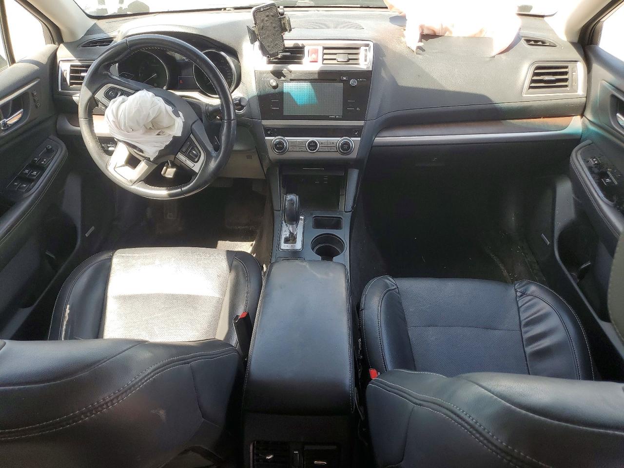 2015 Subaru Outback Silver vin: 4S4BSBNC0F3259835