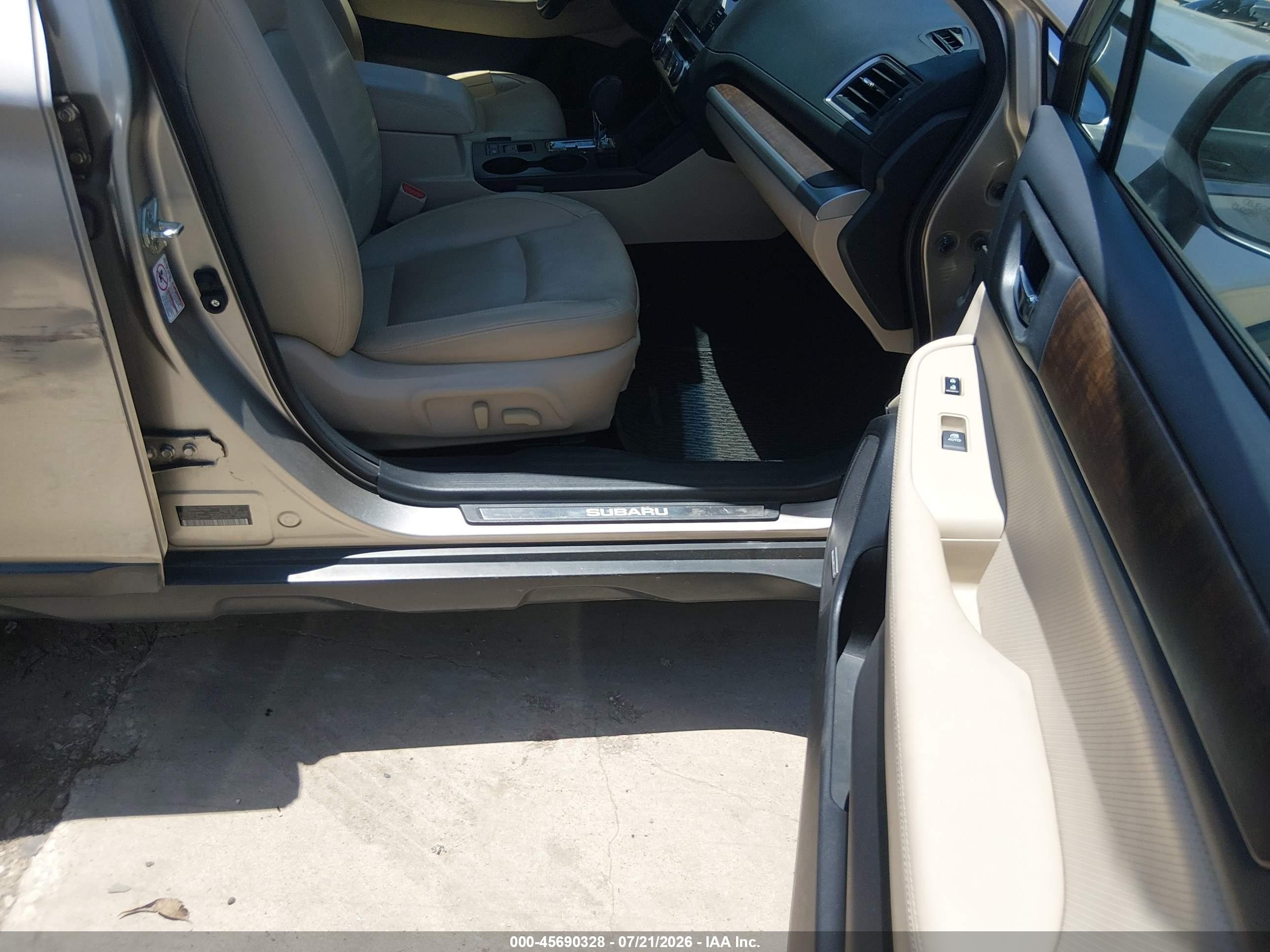 2015 Subaru Outback 2.5i Limited Серый vin: 4S4BSBNC0F3269376
