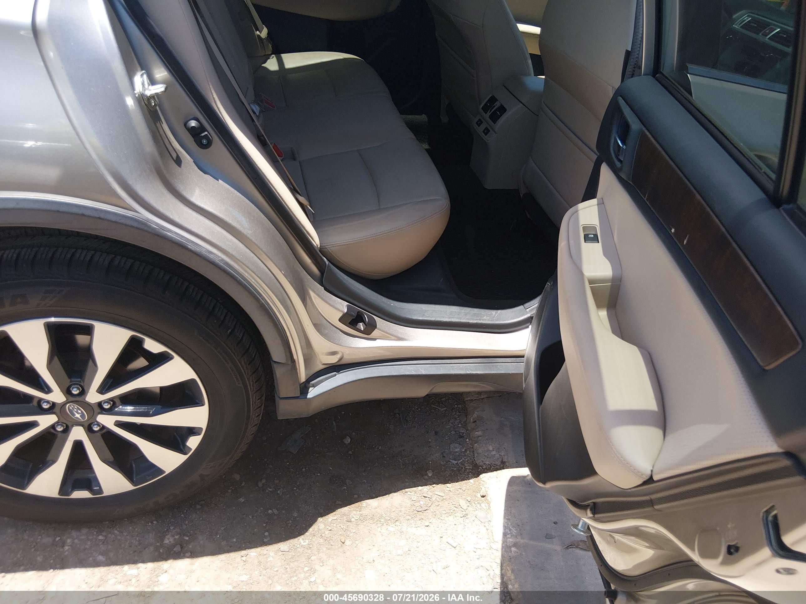 2015 Subaru Outback 2.5i Limited Серый vin: 4S4BSBNC0F3269376