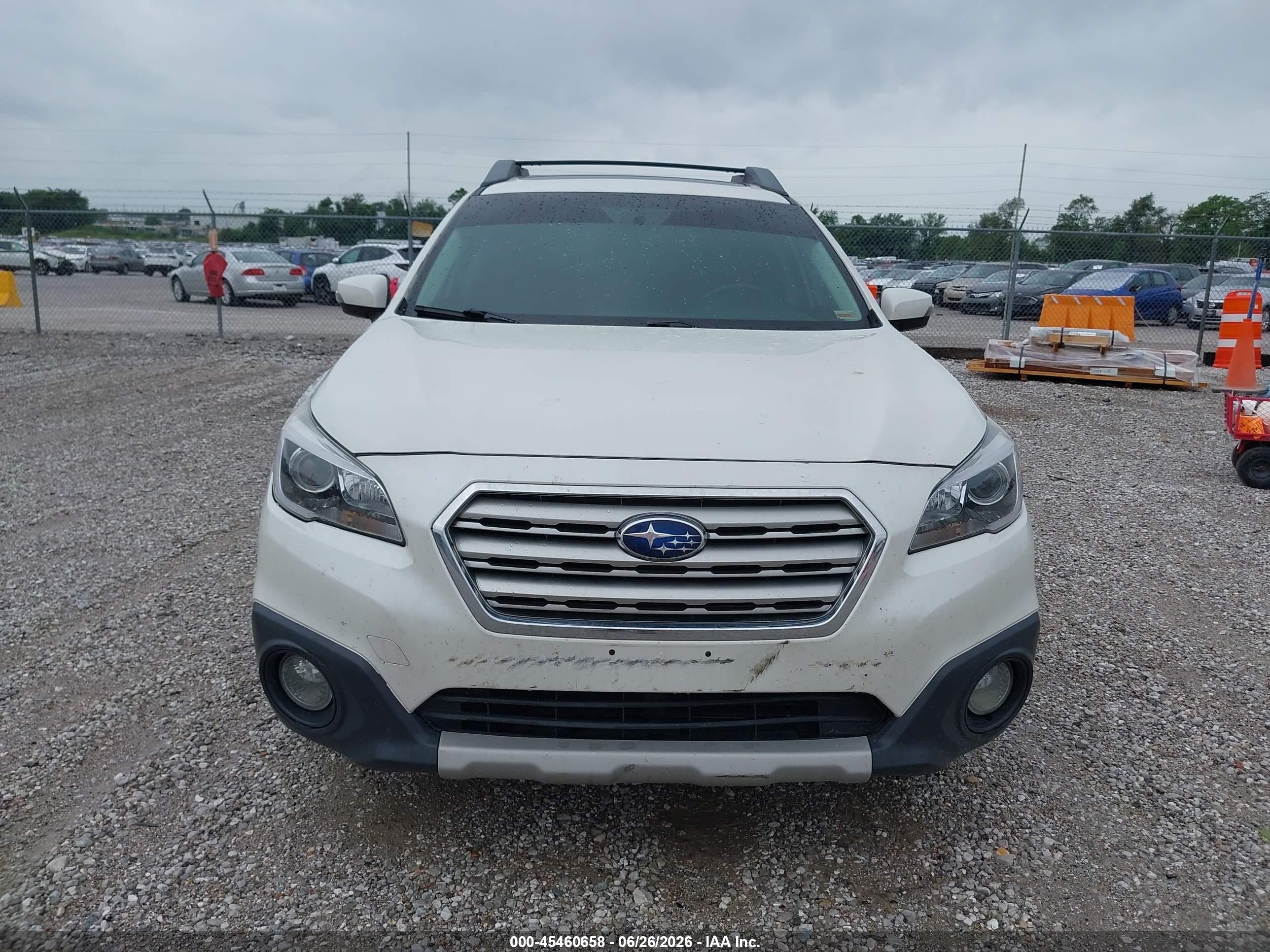 2015 Subaru Outback 2.5i Limited White vin: 4S4BSBNC1F3341413