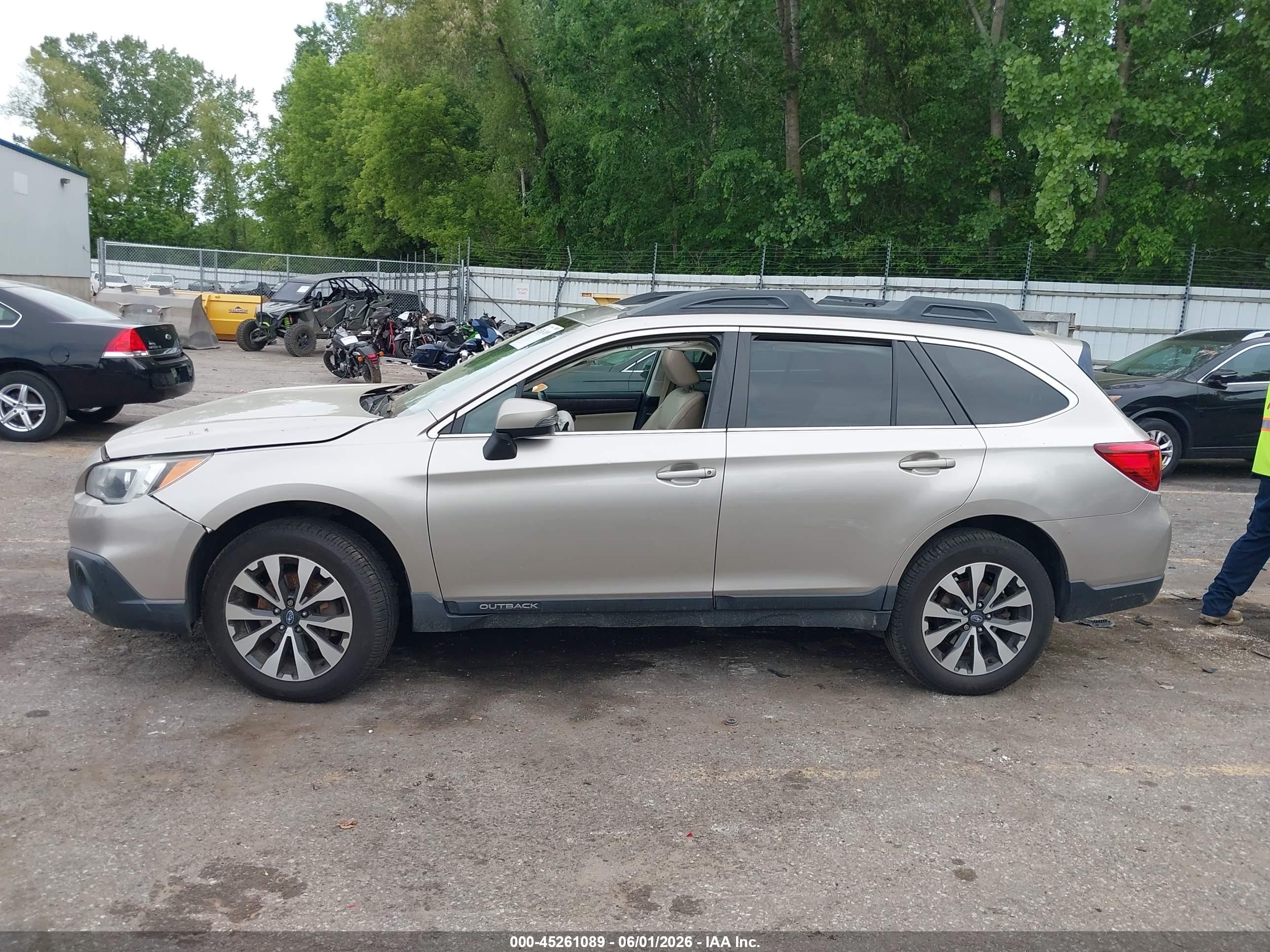 2015 Subaru Outback 2.5i Limited Beige vin: 4S4BSBNC1F3351309