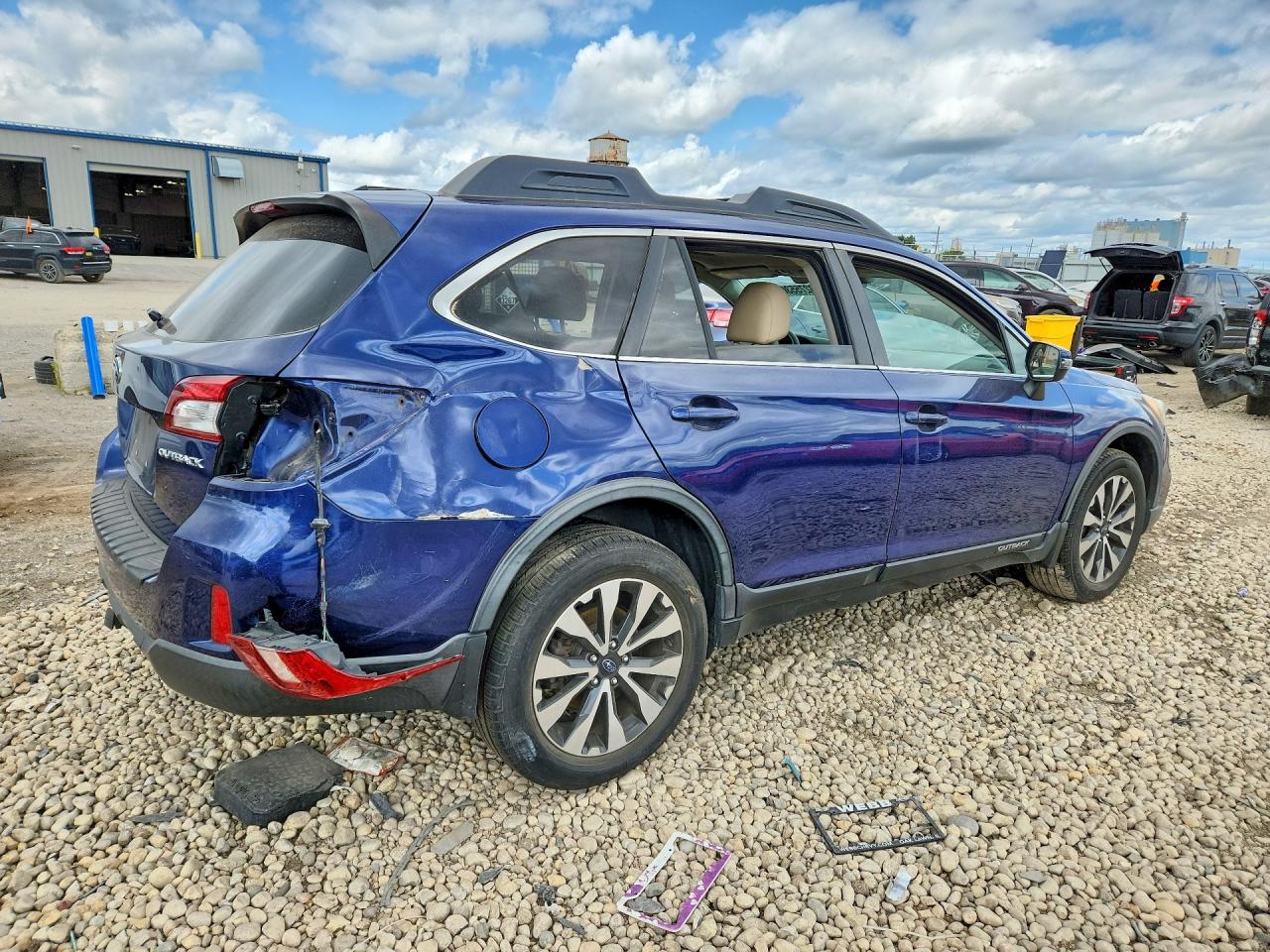 2015 Subaru Outback 2.5i Limited Blue vin: 4S4BSBNC4F3327344