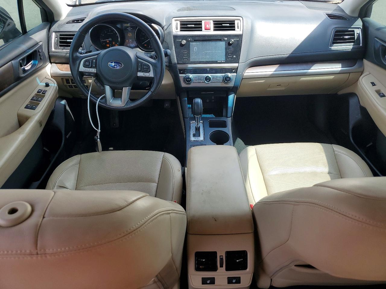 2015 Subaru Outback 2.5i Limited Silver vin: 4S4BSBNC4F3340174