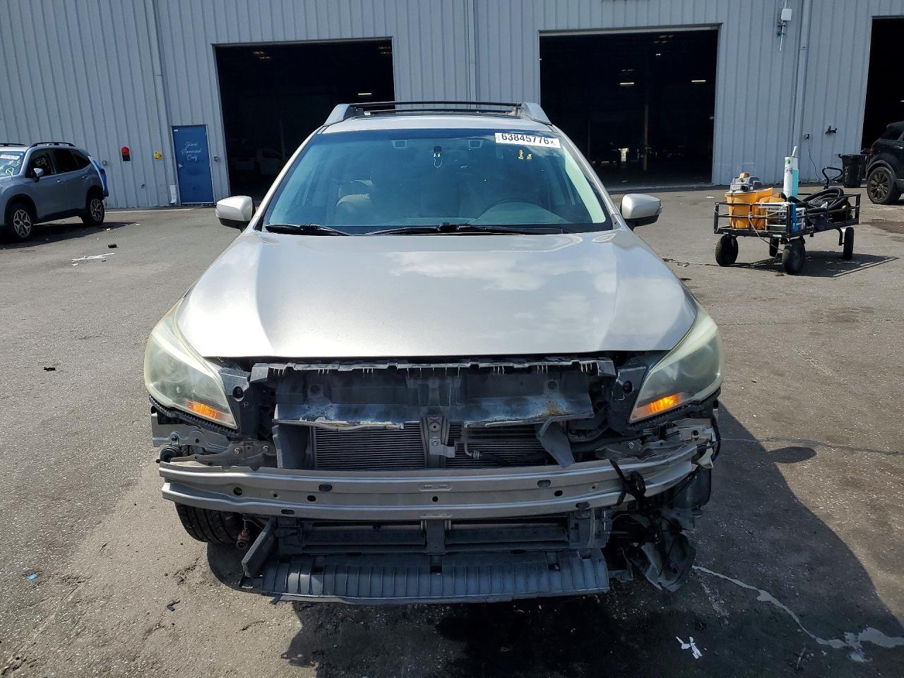 2015 Subaru Outback 2.5i Limited Silver vin: 4S4BSBNC4F3340174