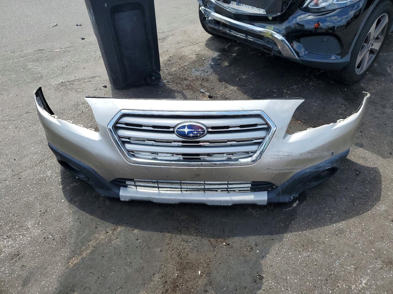 2015 Subaru Outback 2.5i Limited Silver vin: 4S4BSBNC4F3340174