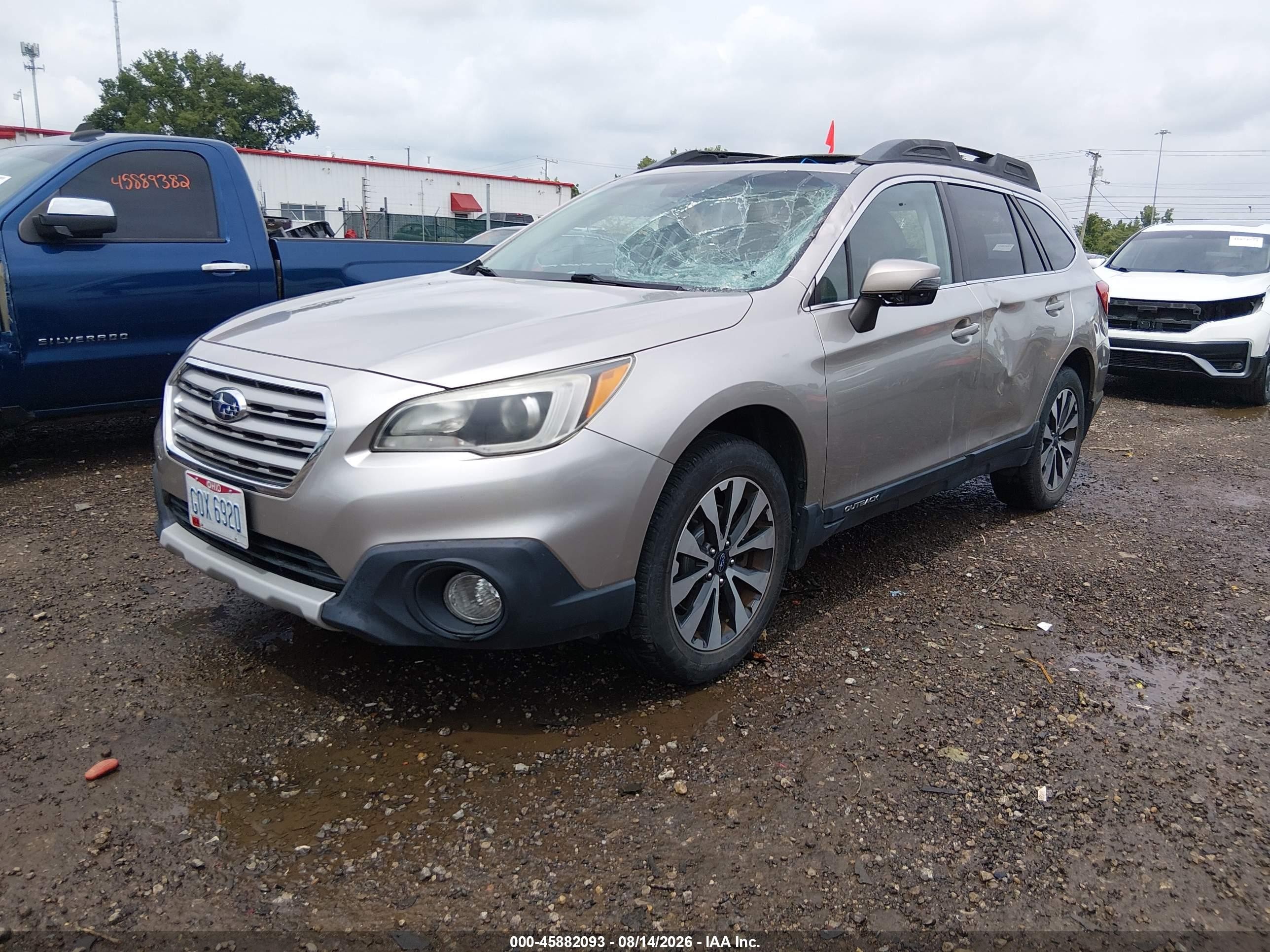 2015 Subaru Outback 2.5i Limited Silver vin: 4S4BSBNC4F3361932