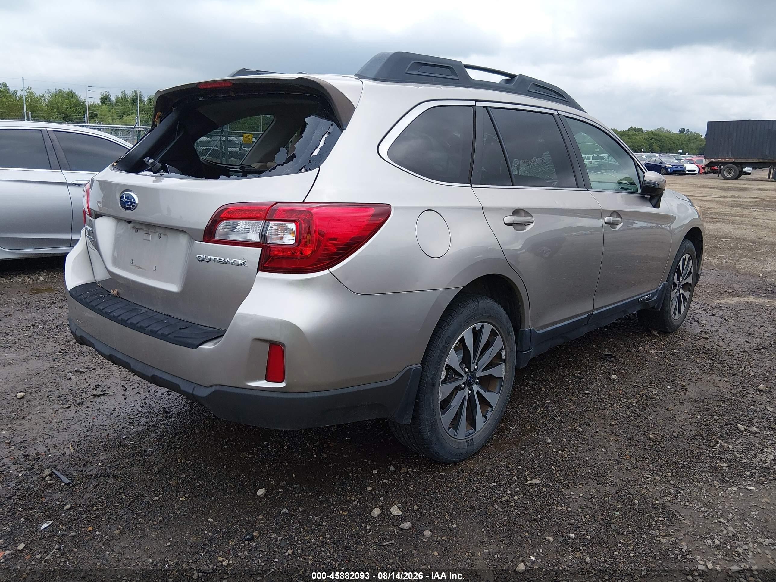 2015 Subaru Outback 2.5i Limited Silver vin: 4S4BSBNC4F3361932