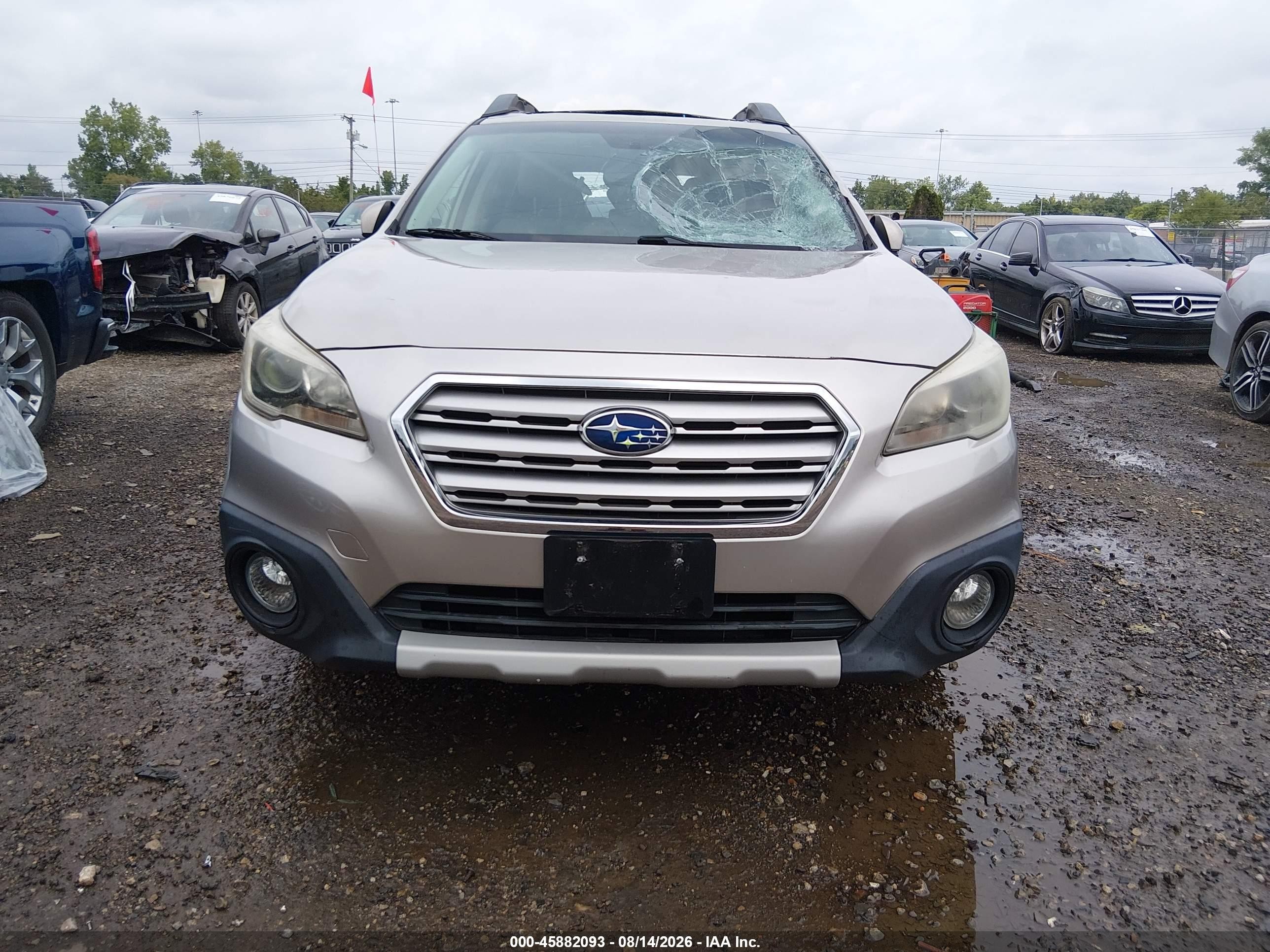 2015 Subaru Outback 2.5i Limited Silver vin: 4S4BSBNC4F3361932