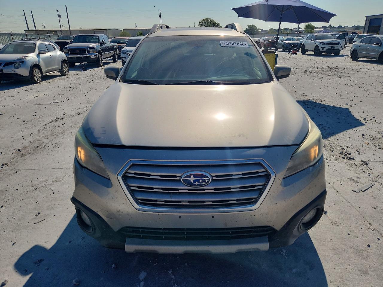 2016 Subaru Outback 2.5i Limited Серебряный vin: 4S4BSBNC5G3242577