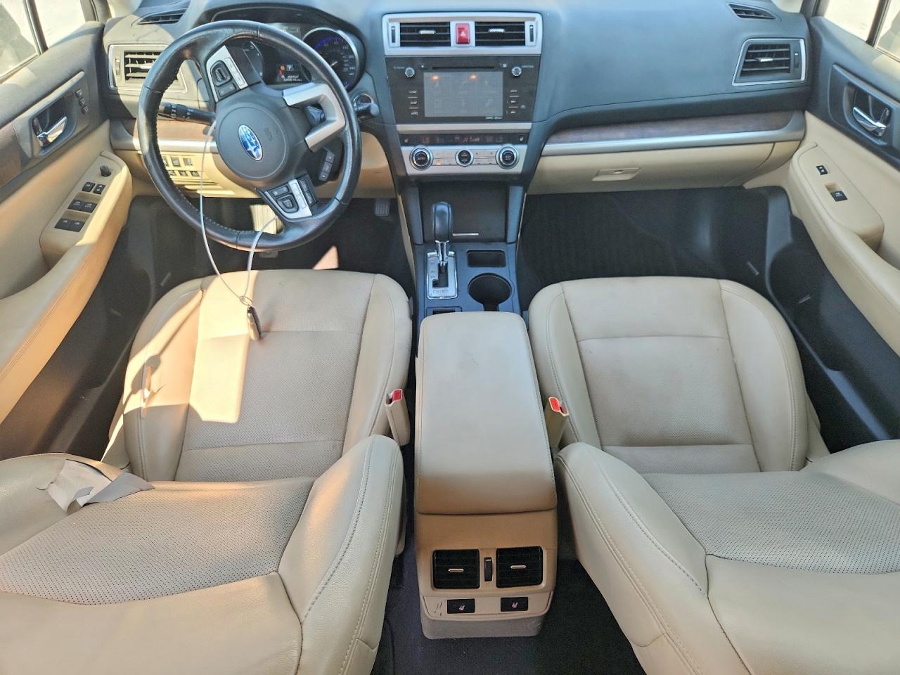2016 Subaru Outback 2.5i Limited Серебряный vin: 4S4BSBNC5G3242577
