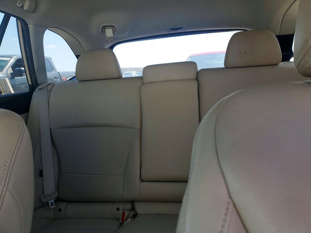 2015 Subaru Outback 2.5i Limited Золотой vin: 4S4BSBNC7F3280746