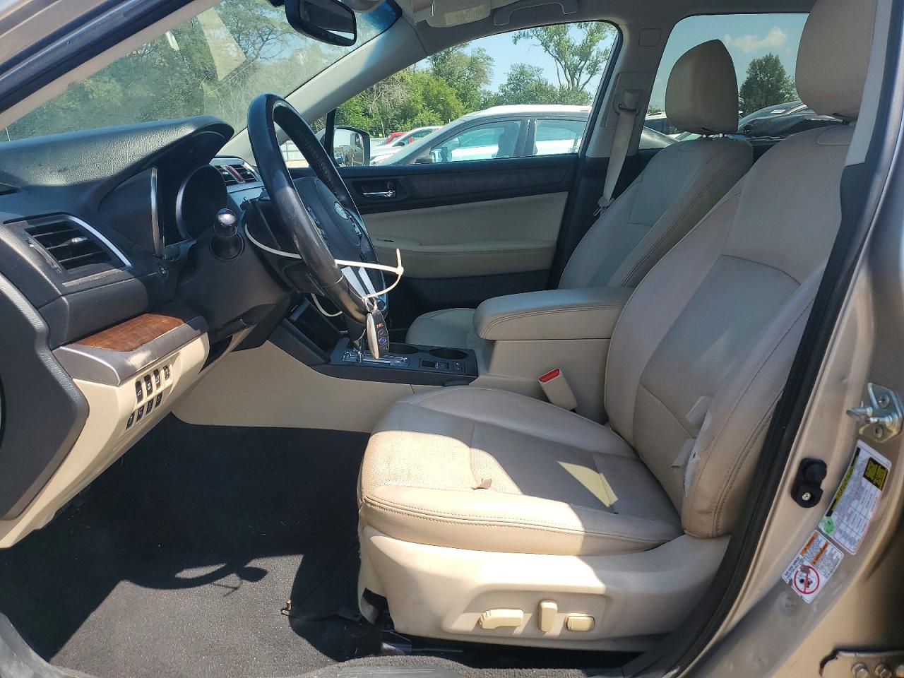 2015 Subaru Outback 2.5i Limited Золотой vin: 4S4BSBNC7F3280746