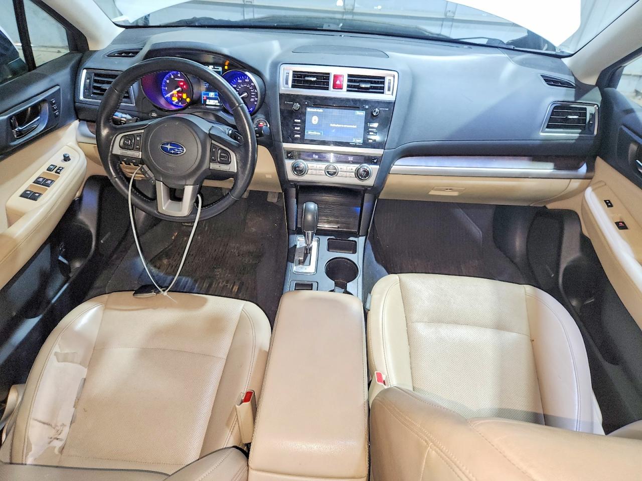 2015 Subaru Outback 2.5i Limited White vin: 4S4BSBNC7F3304737