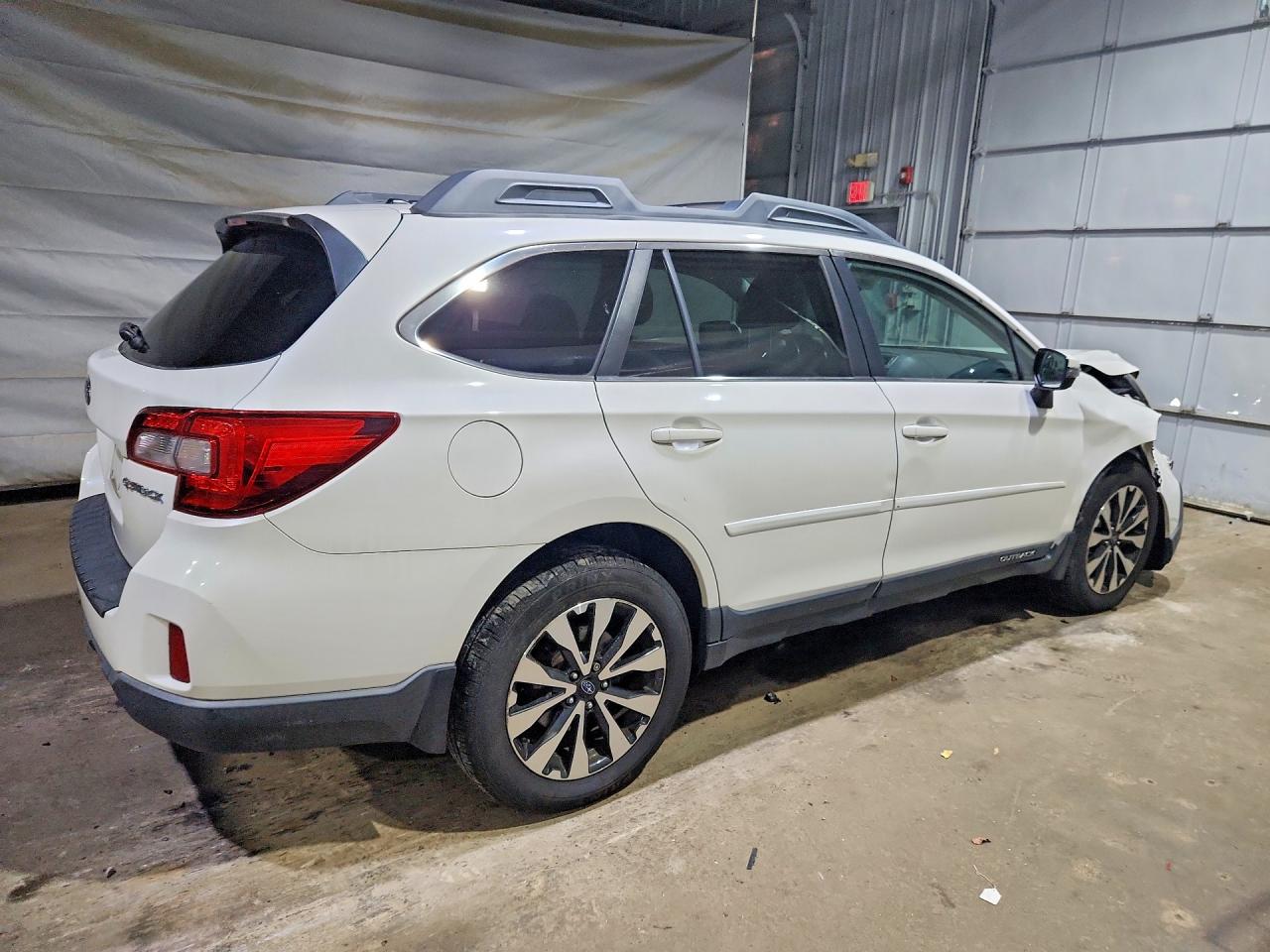 2015 Subaru Outback 2.5i Limited White vin: 4S4BSBNC7F3304737