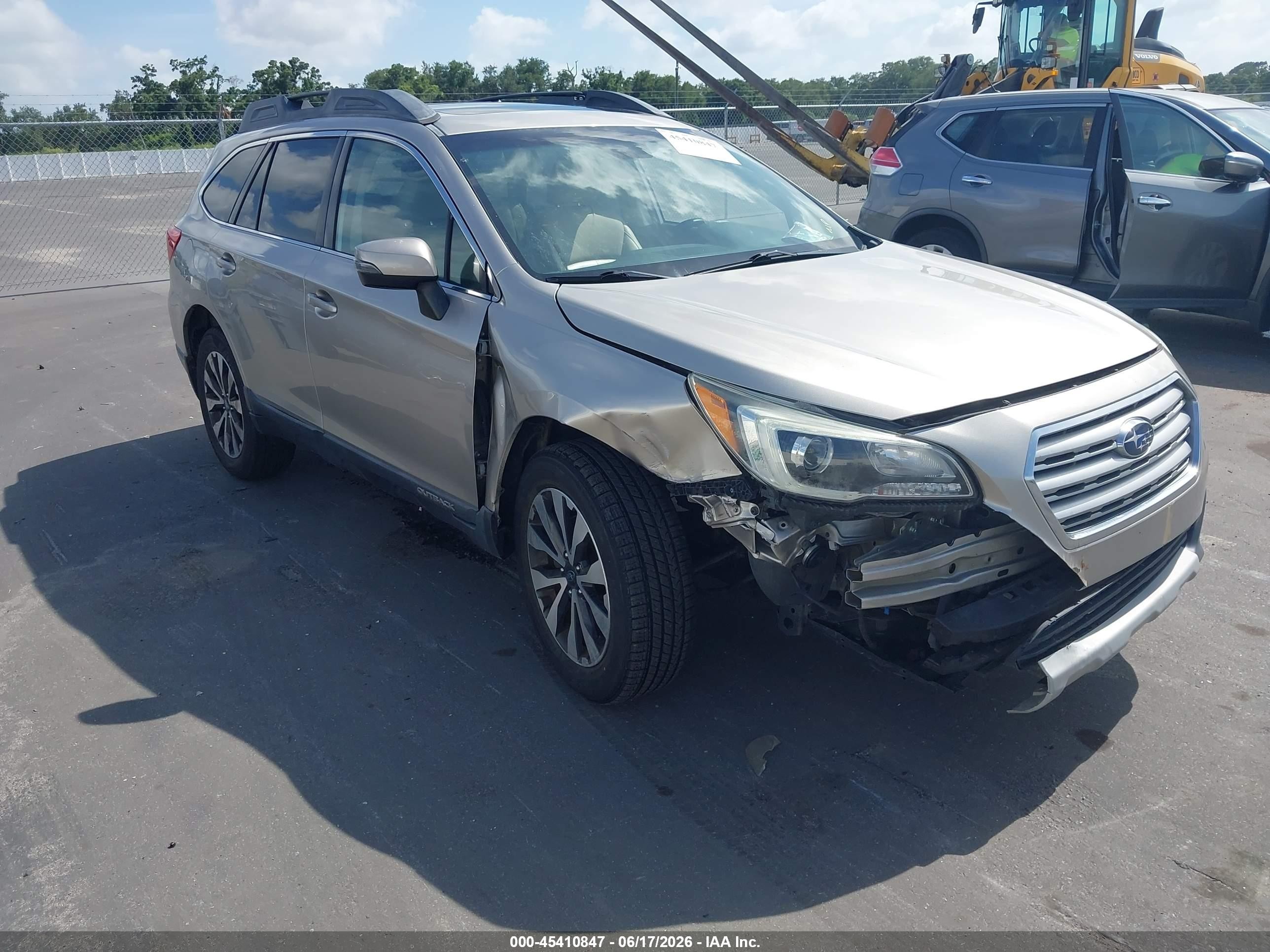 2015 Subaru Outback 2.5i Limited Silver vin: 4S4BSBNC7F3316404