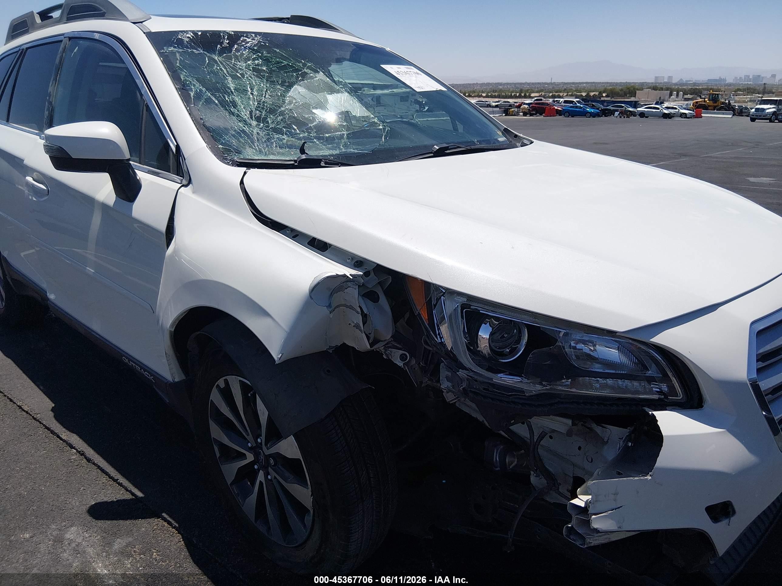 2015 Subaru Outback 2.5i Limited White vin: 4S4BSBNC8F3225562