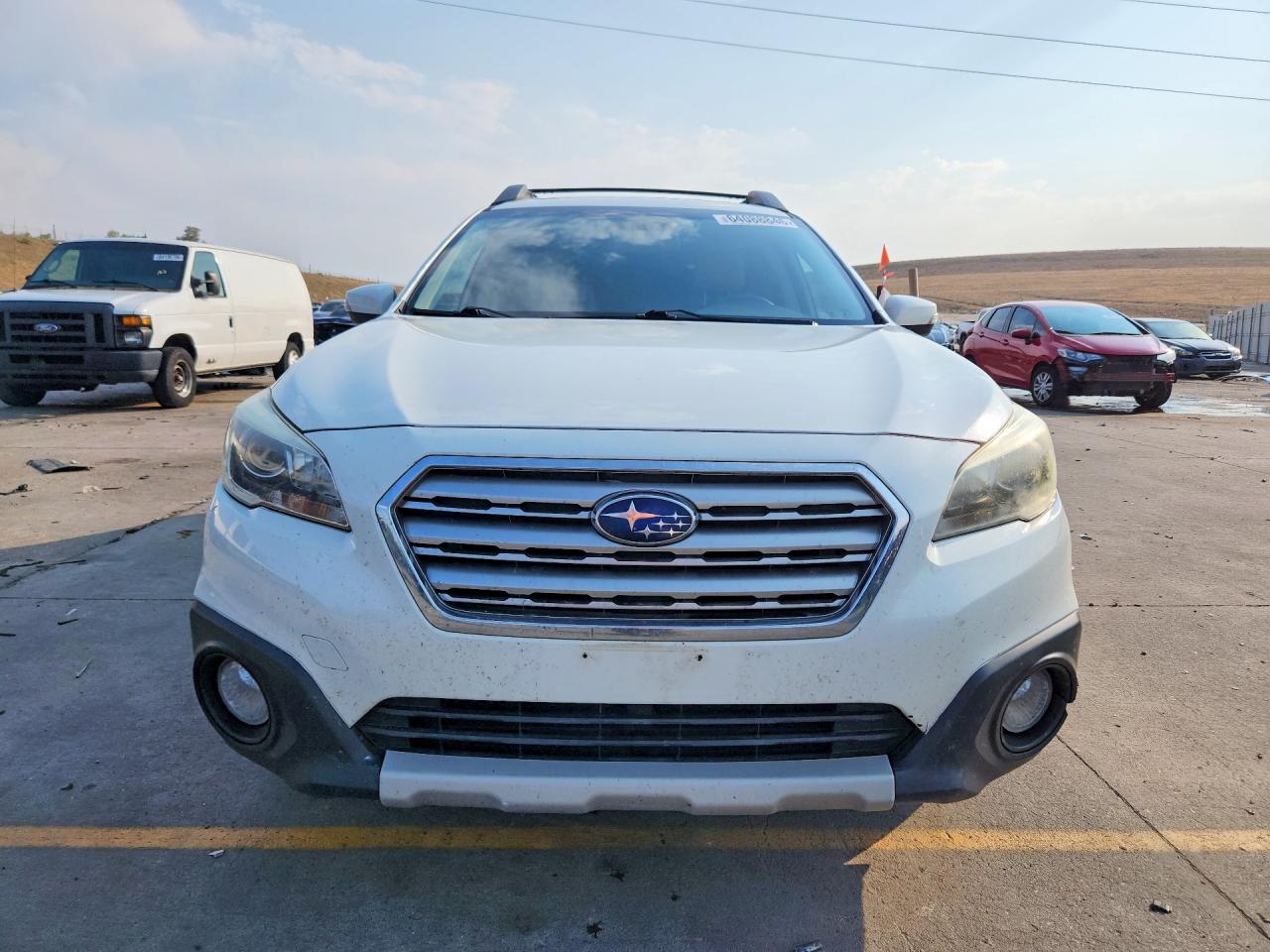 2015 Subaru Outback 2.5i Limited White vin: 4S4BSBNC8F3242023