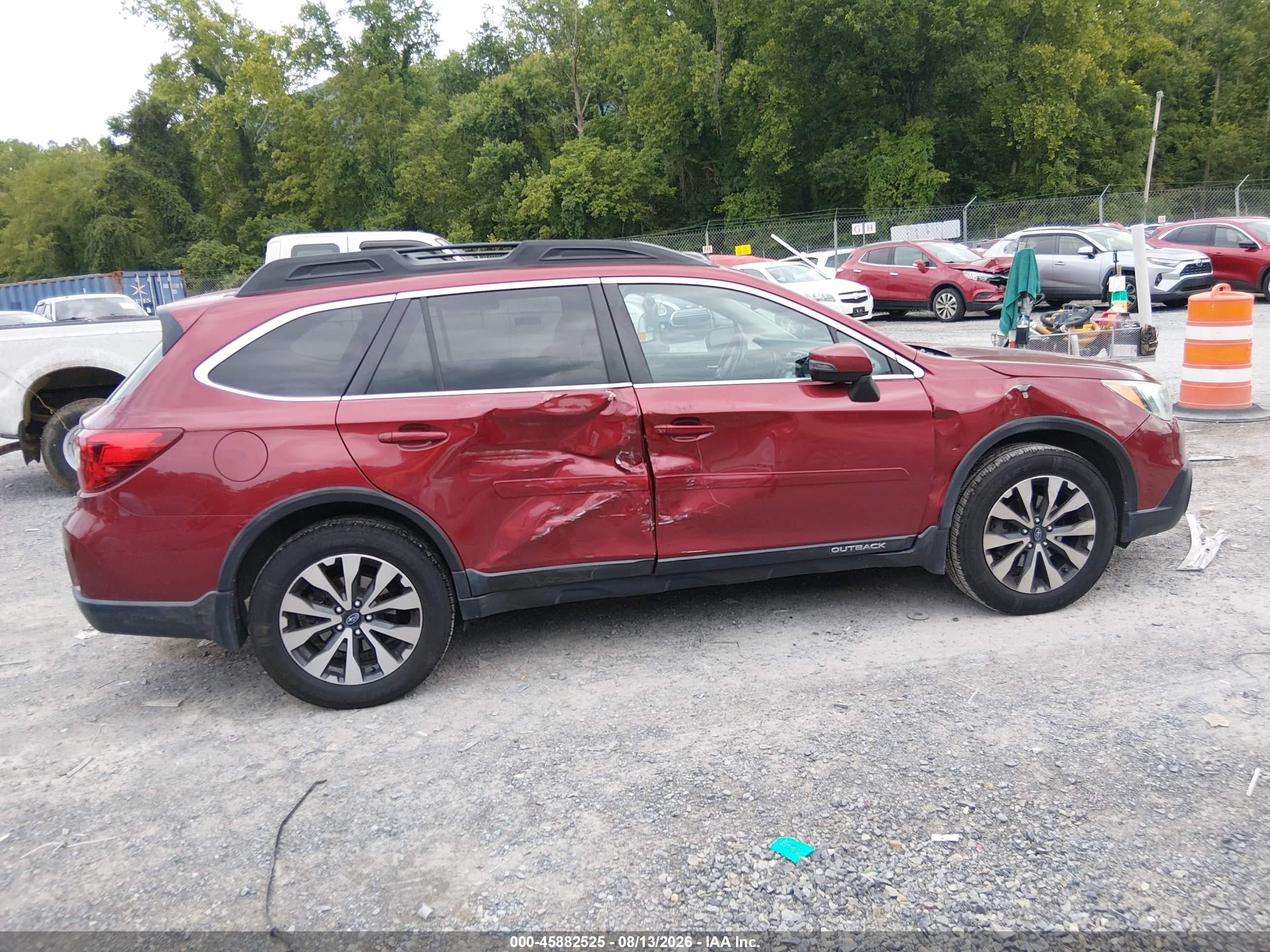 2015 Subaru Outback 2.5i Limited Burgundy vin: 4S4BSBNC8F3260411