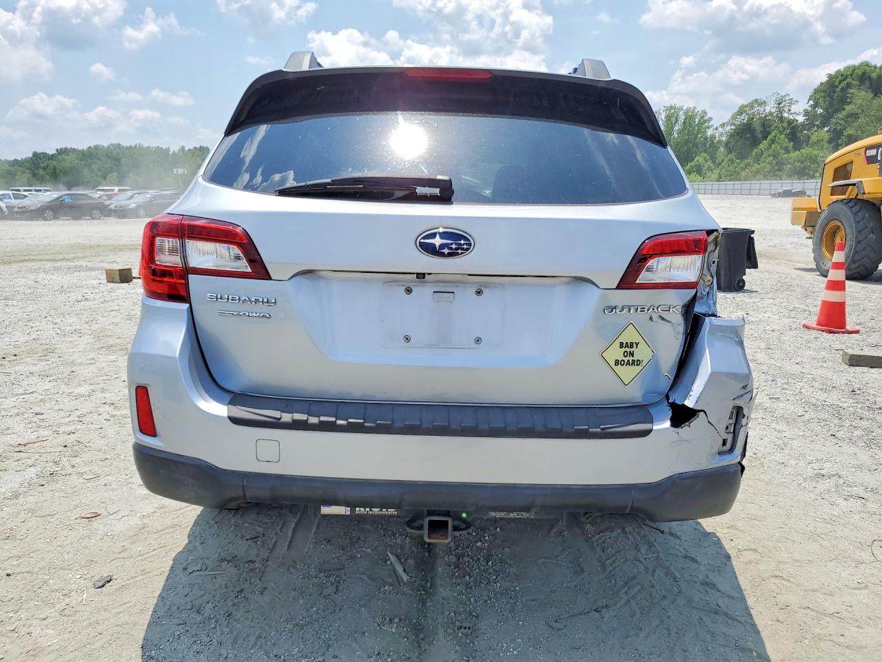 2015 Subaru Outback 2.5i Limited Silver vin: 4S4BSBNC8F3263387