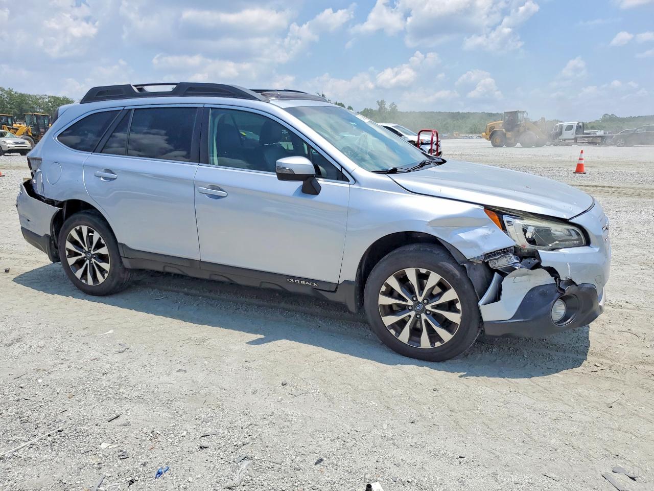 2015 Subaru Outback 2.5i Limited Silver vin: 4S4BSBNC8F3263387