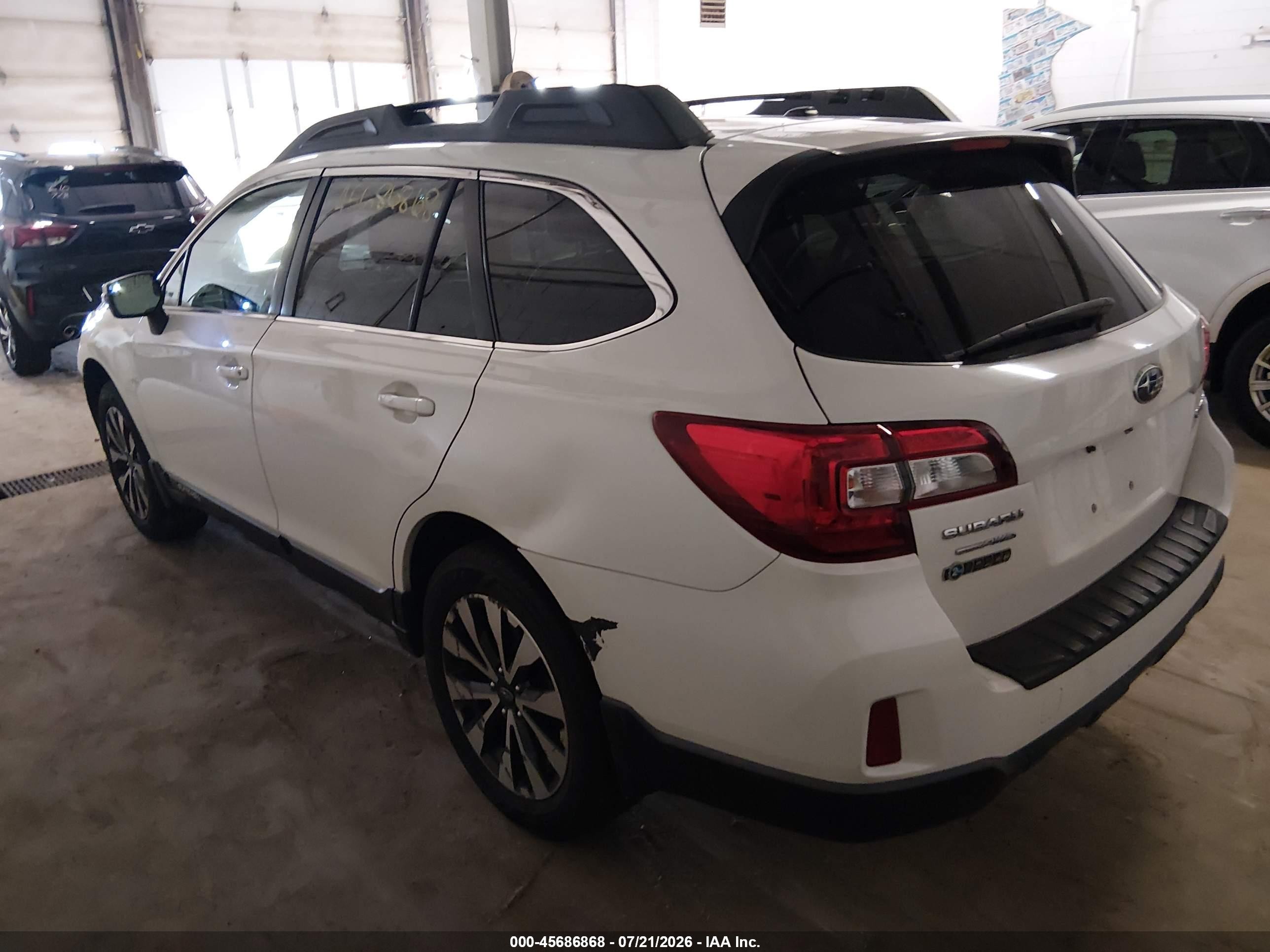 2015 Subaru Outback 2.5i Limited White vin: 4S4BSBNC8F3310949