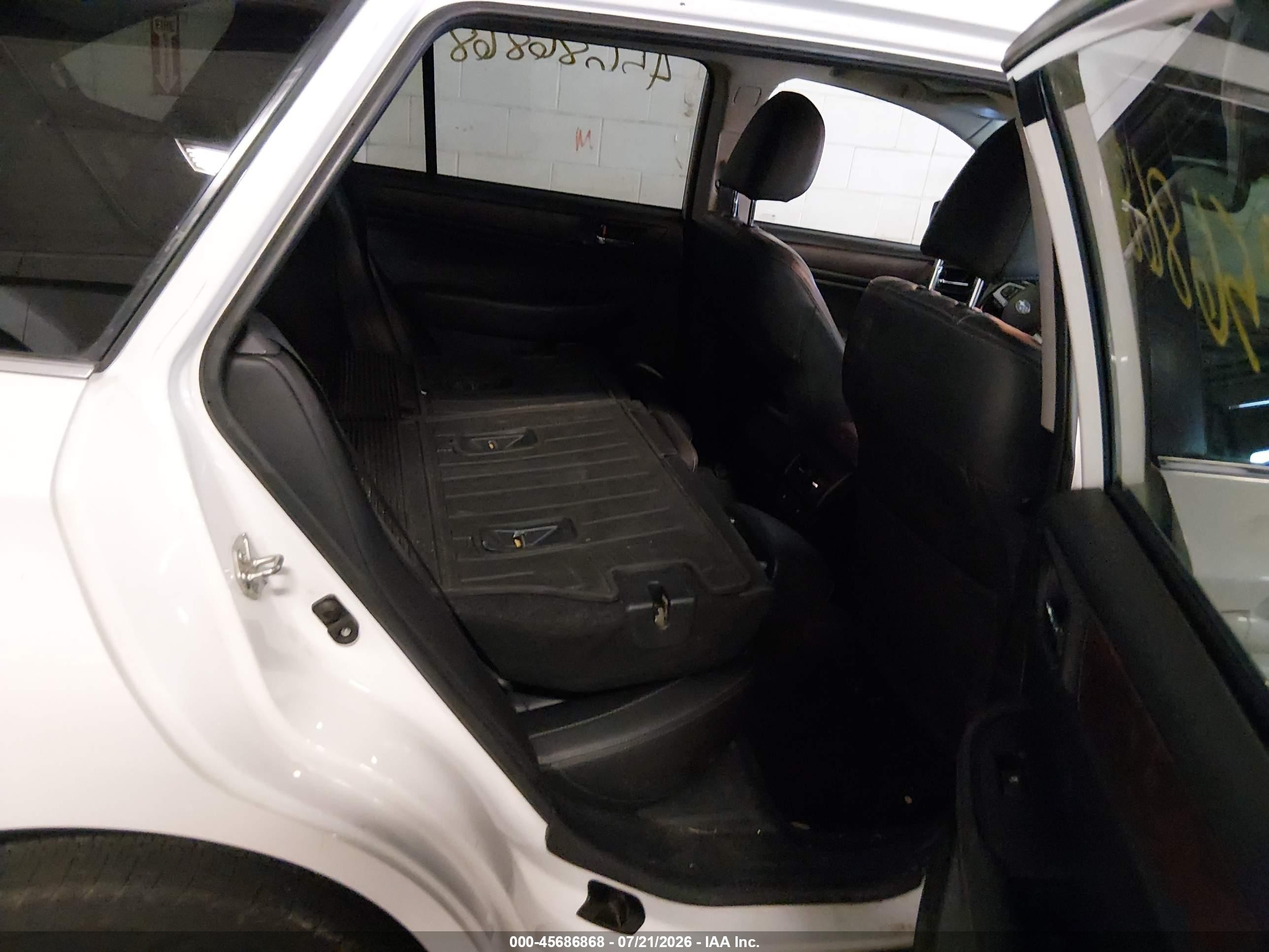 2015 Subaru Outback 2.5i Limited White vin: 4S4BSBNC8F3310949