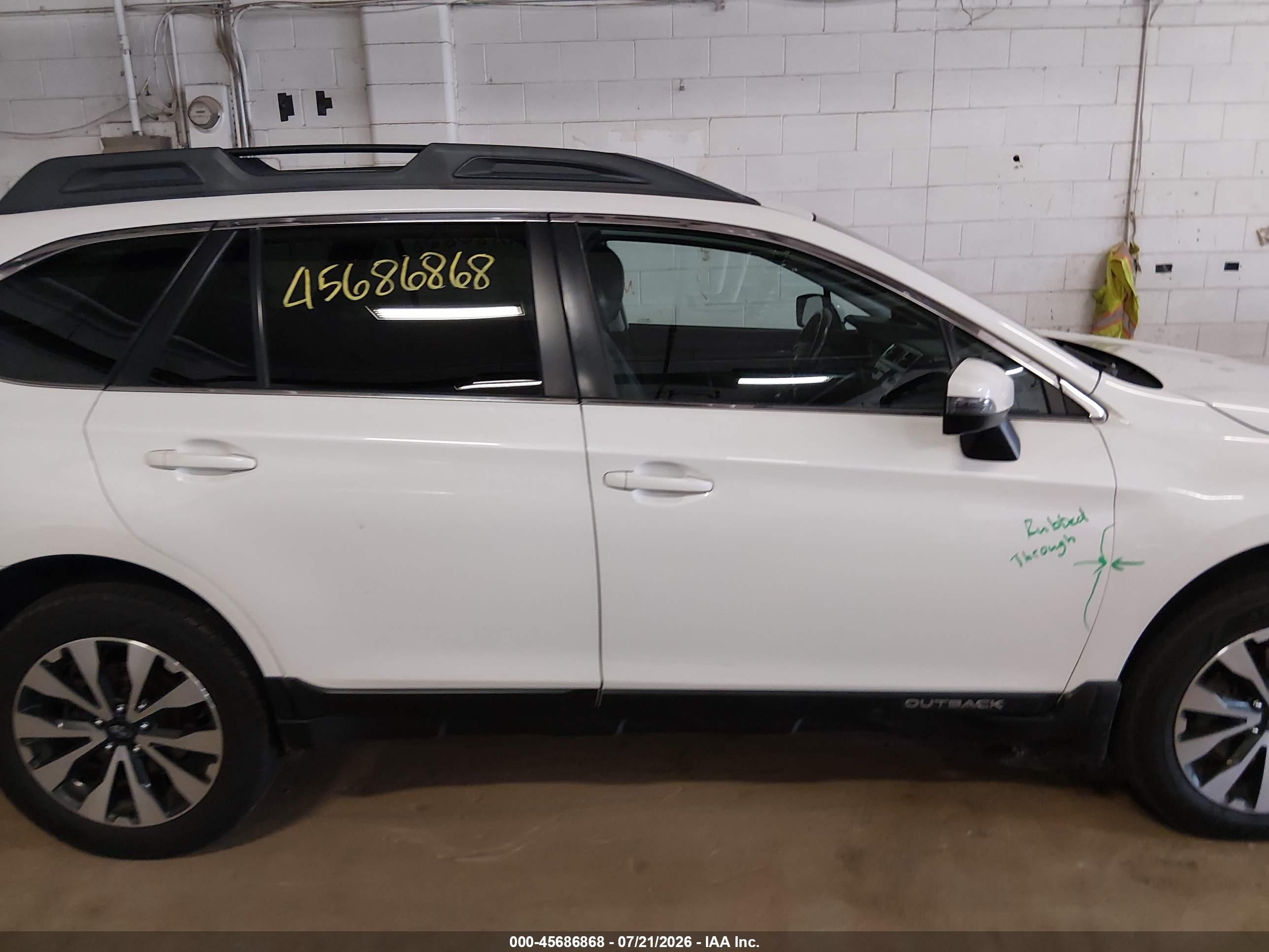 2015 Subaru Outback 2.5i Limited White vin: 4S4BSBNC8F3310949