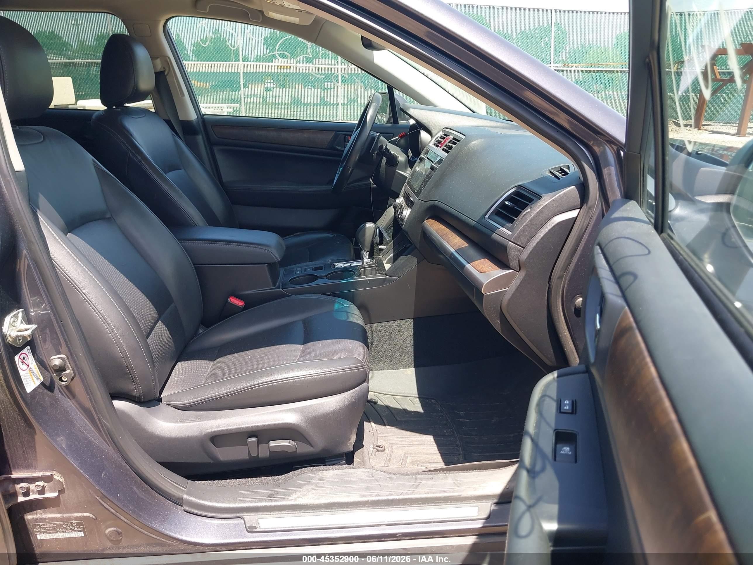 2015 Subaru Outback 2.5i Limited Серый vin: 4S4BSBNC9F3269778