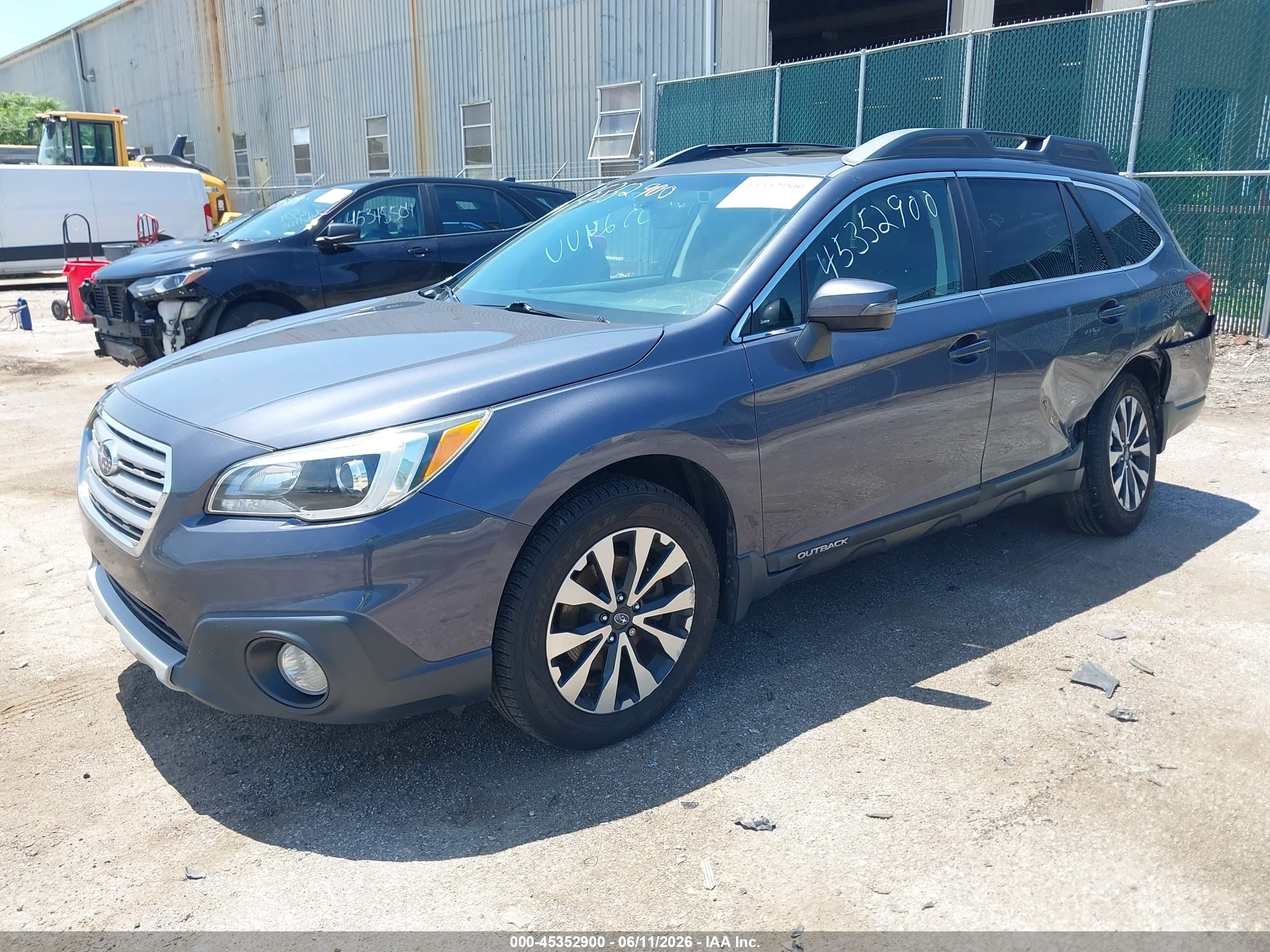 2015 Subaru Outback 2.5i Limited Серый vin: 4S4BSBNC9F3269778