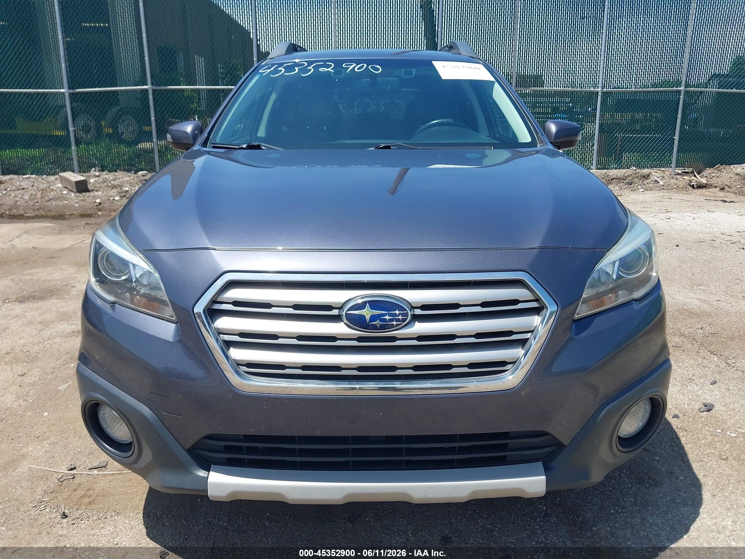 2015 Subaru Outback 2.5i Limited Серый vin: 4S4BSBNC9F3269778