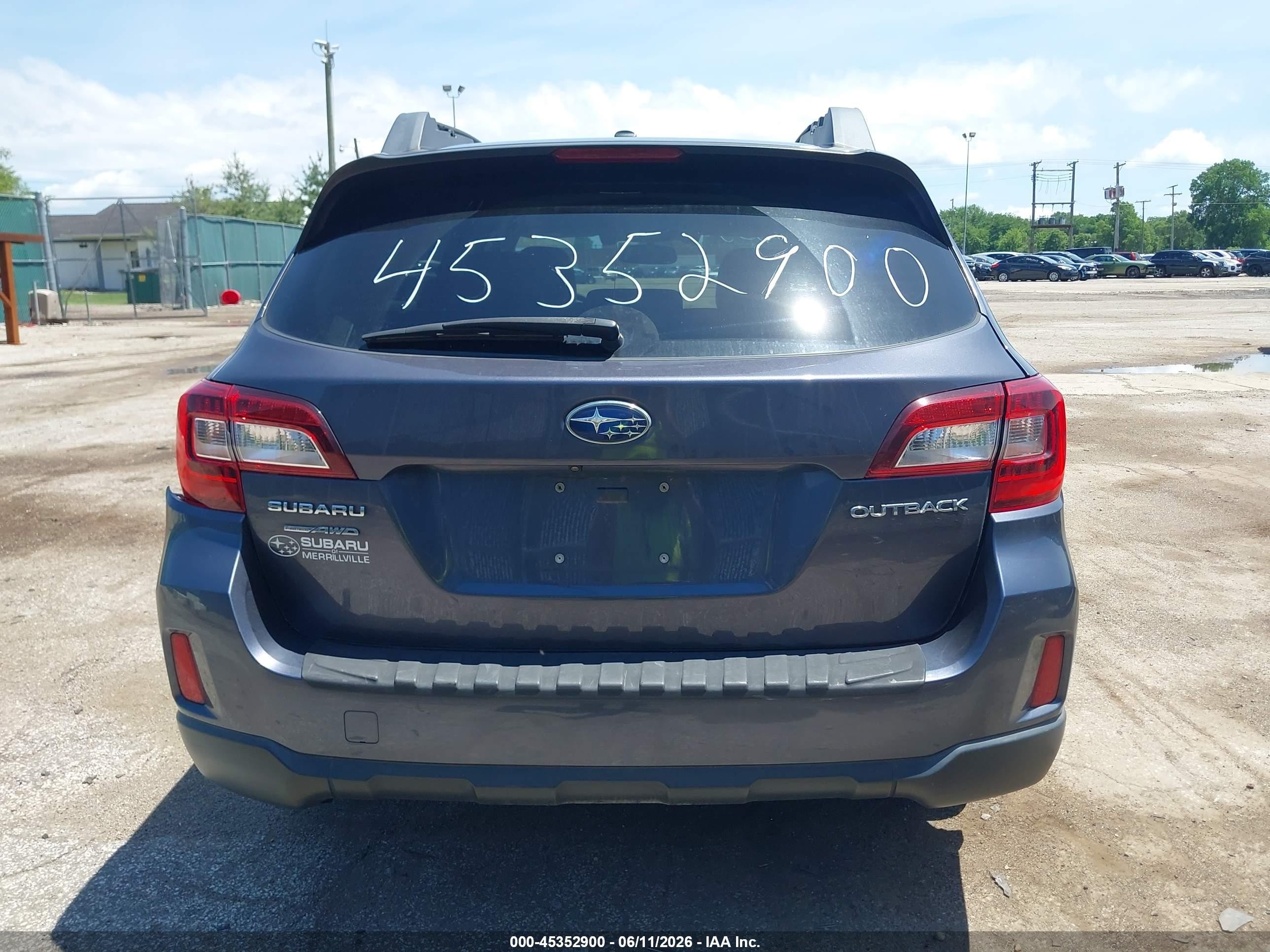 2015 Subaru Outback 2.5i Limited Серый vin: 4S4BSBNC9F3269778