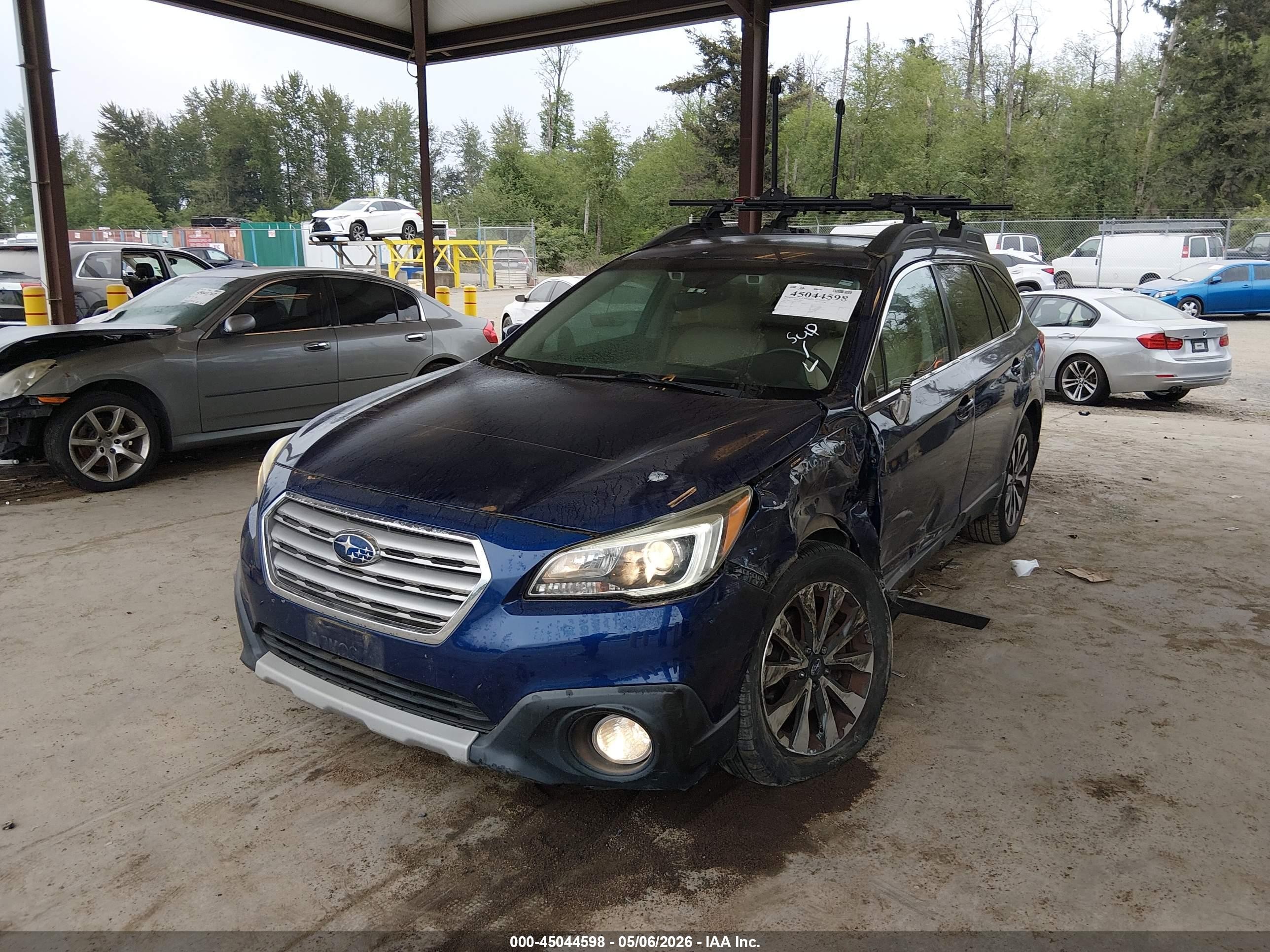 2015 Subaru Outback 2.5i Limited Синий vin: 4S4BSBNC9F3276357