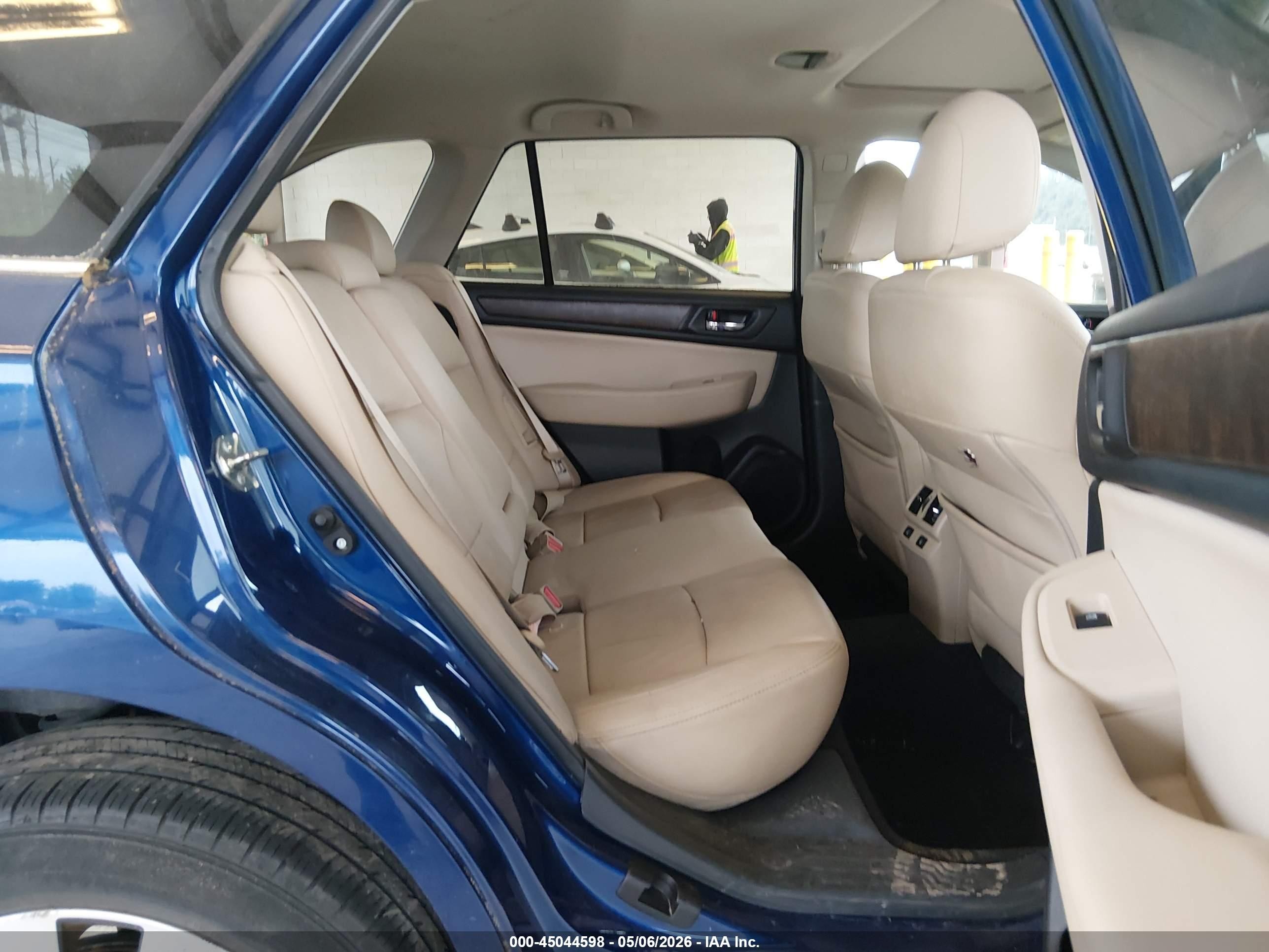 2015 Subaru Outback 2.5i Limited Синий vin: 4S4BSBNC9F3276357